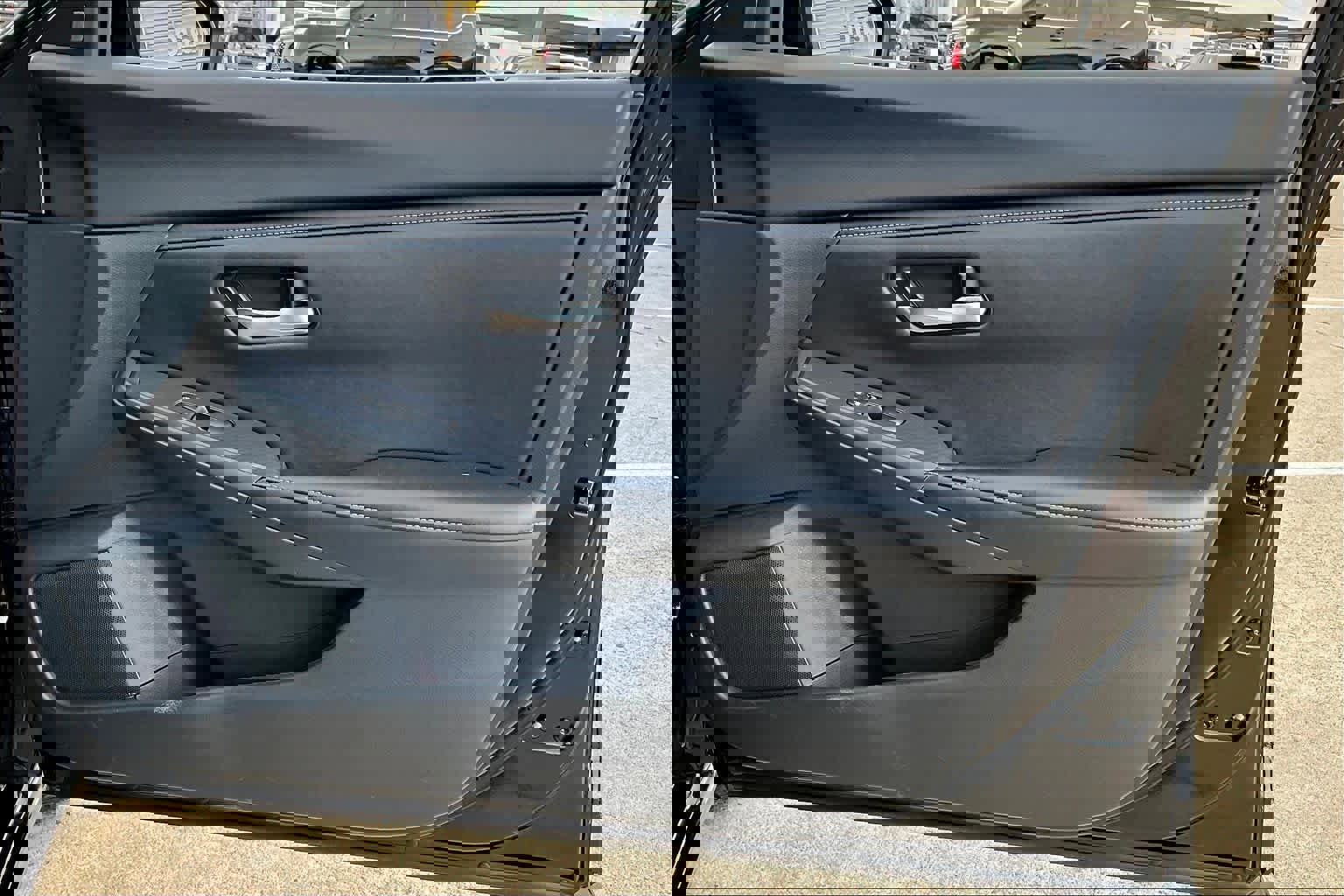 Used 2024 Nissan Sentra SV image 24