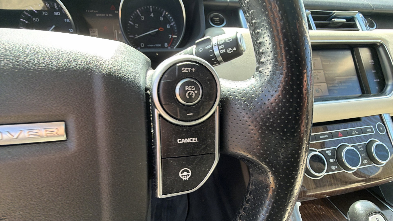 Used 2015 Land Rover Range Rover Sport HSE image 27