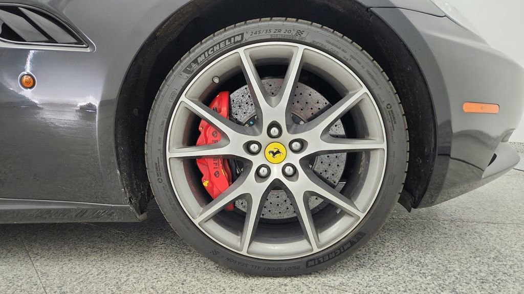 Used 2012 Ferrari California image 28
