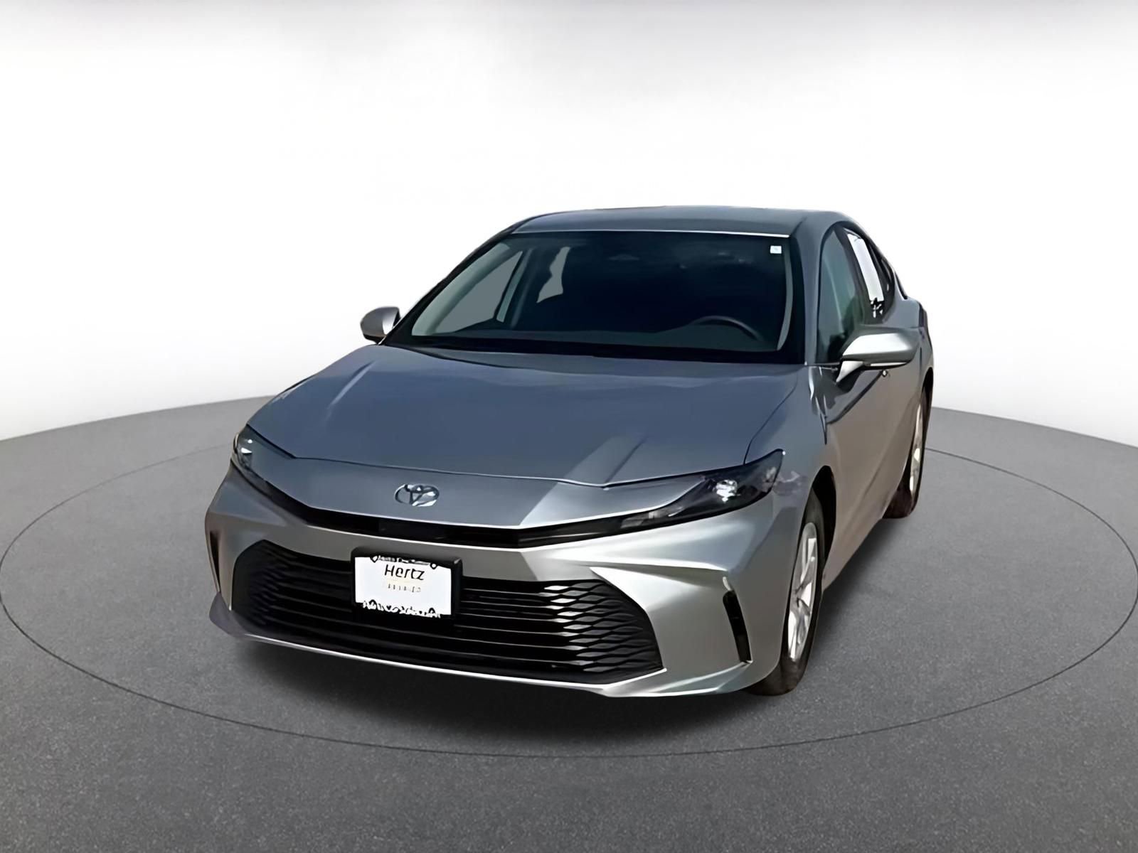 Used 2025 Toyota Camry LE image 4