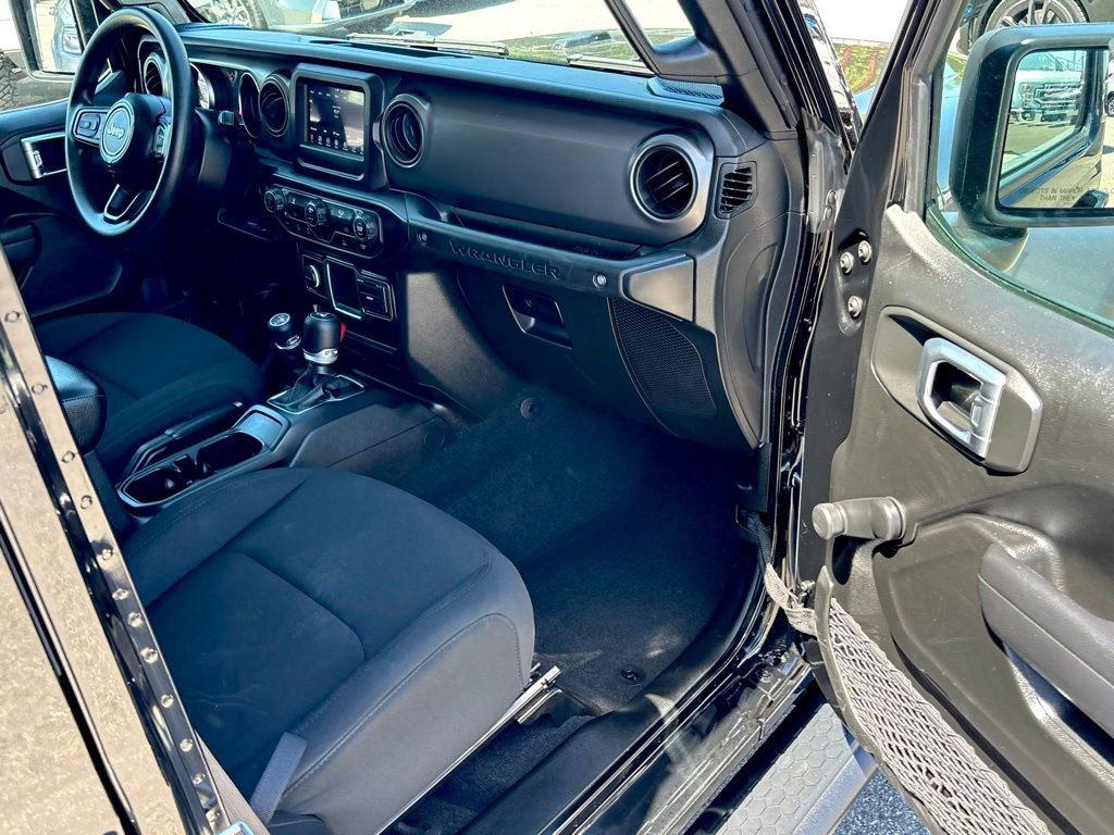 Used 2022 Jeep Wrangler Unlimited Sport image 26