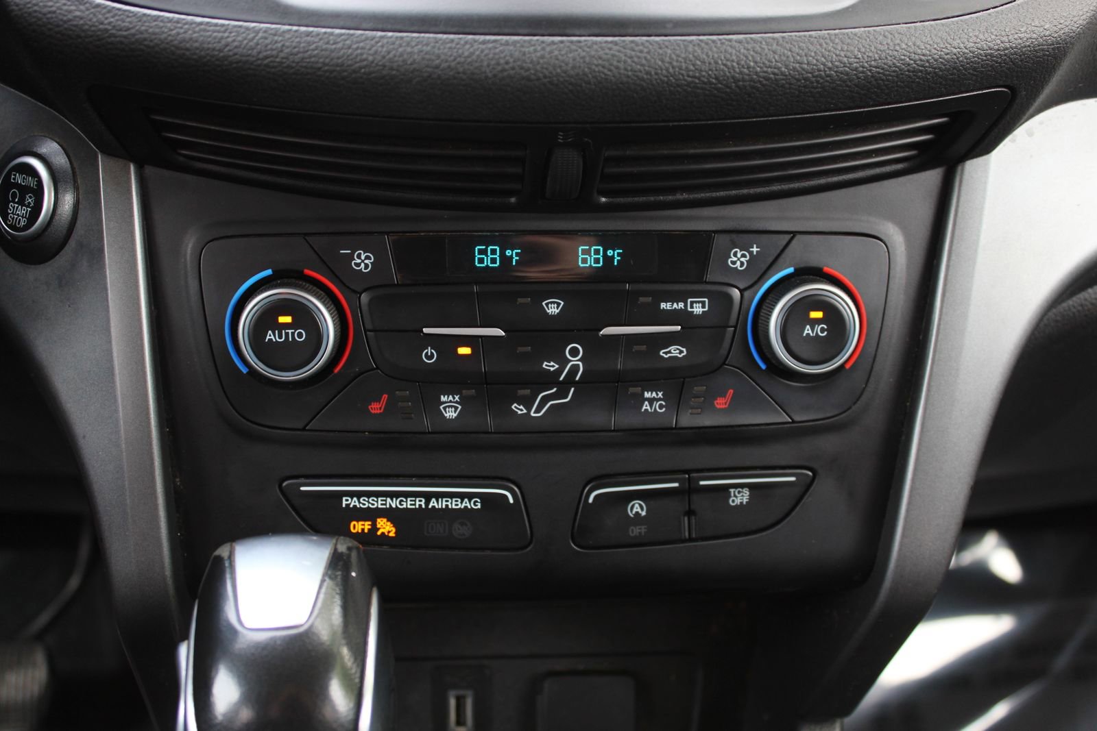 Used 2019 Ford Escape SEL AWD/4WD image 18