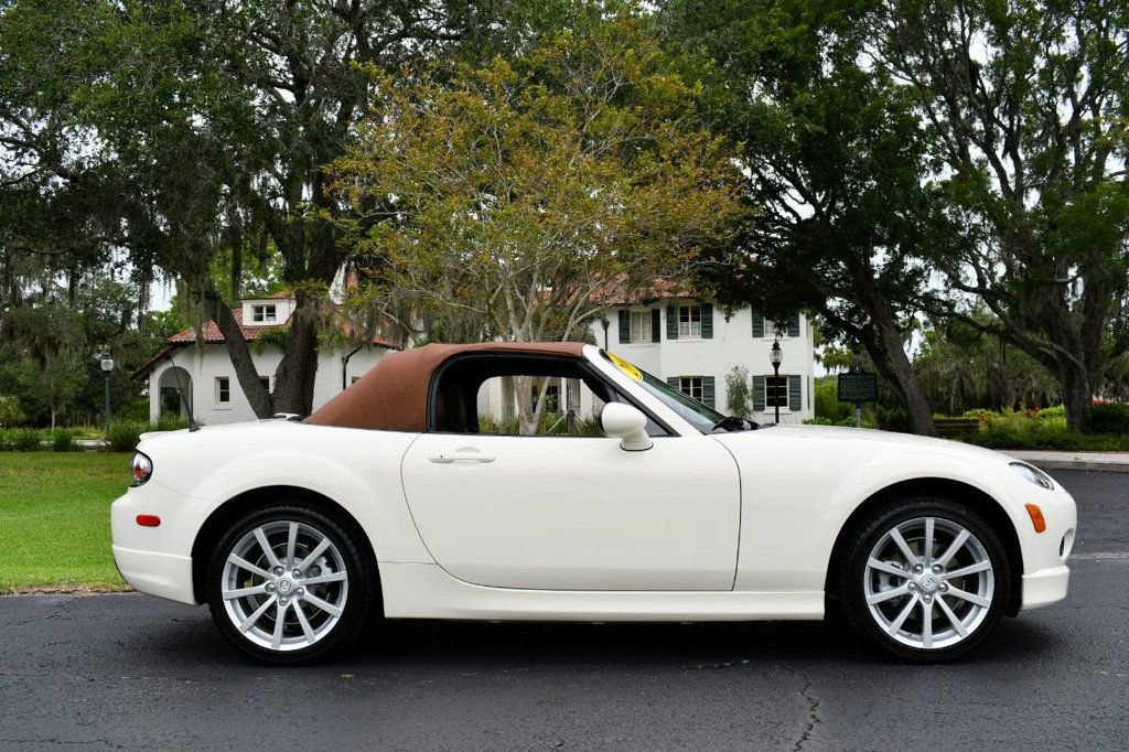 Used 2007 MAZDA MX-5 Miata Grand Touring w/ Premium Pkg image 39