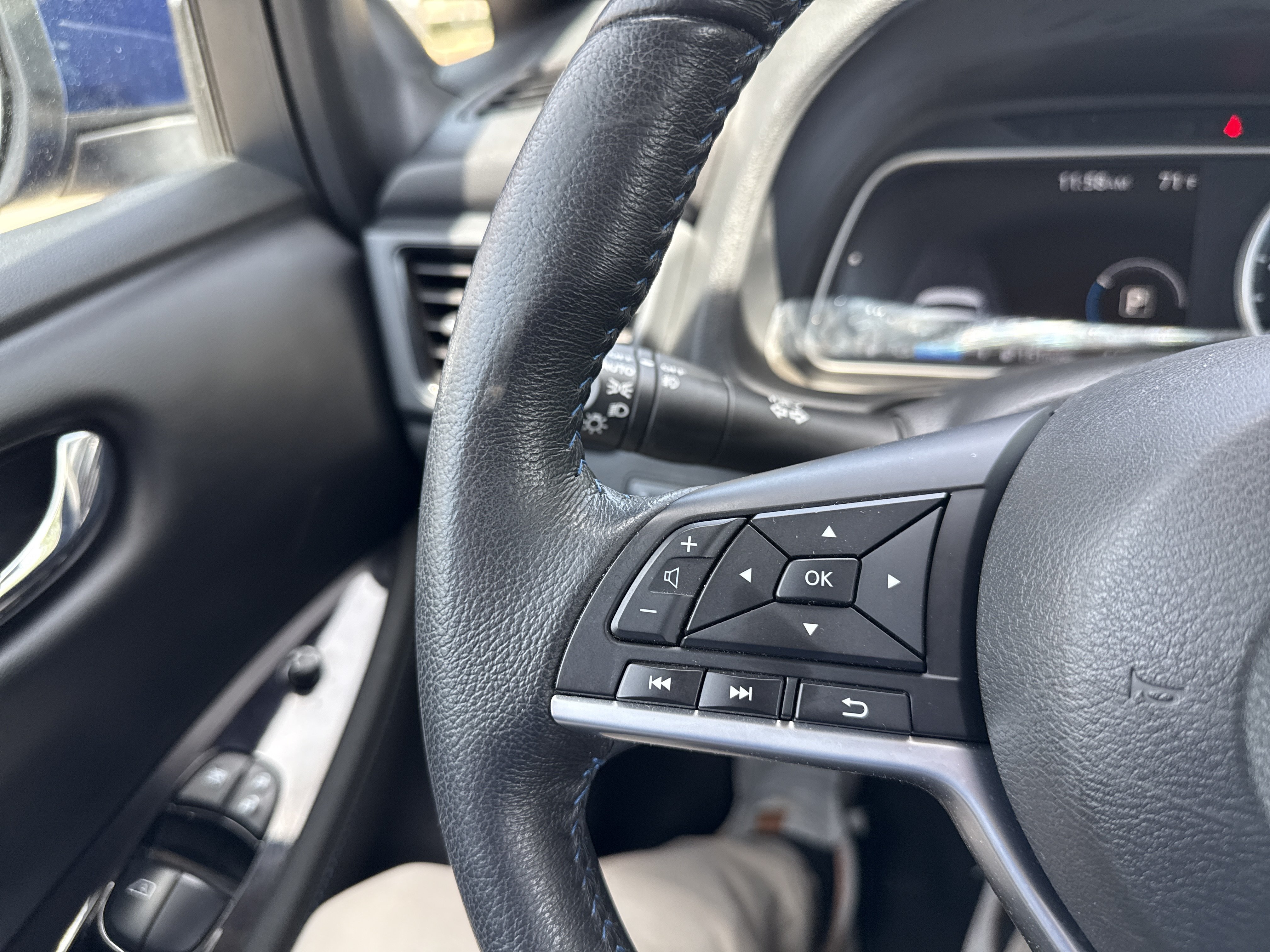 Certified 2024 Nissan Leaf SV Plus FWD image 24