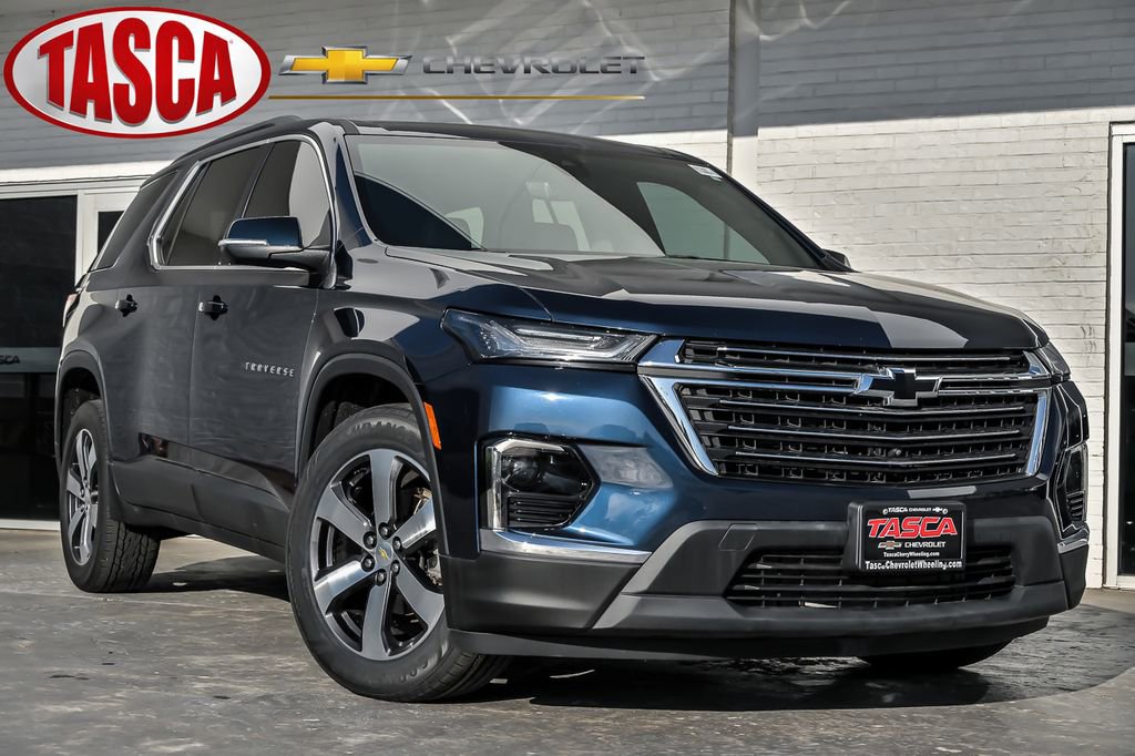 Used 2023 Chevrolet Traverse LT w/ LT Premium Package AWD/4WD image 1