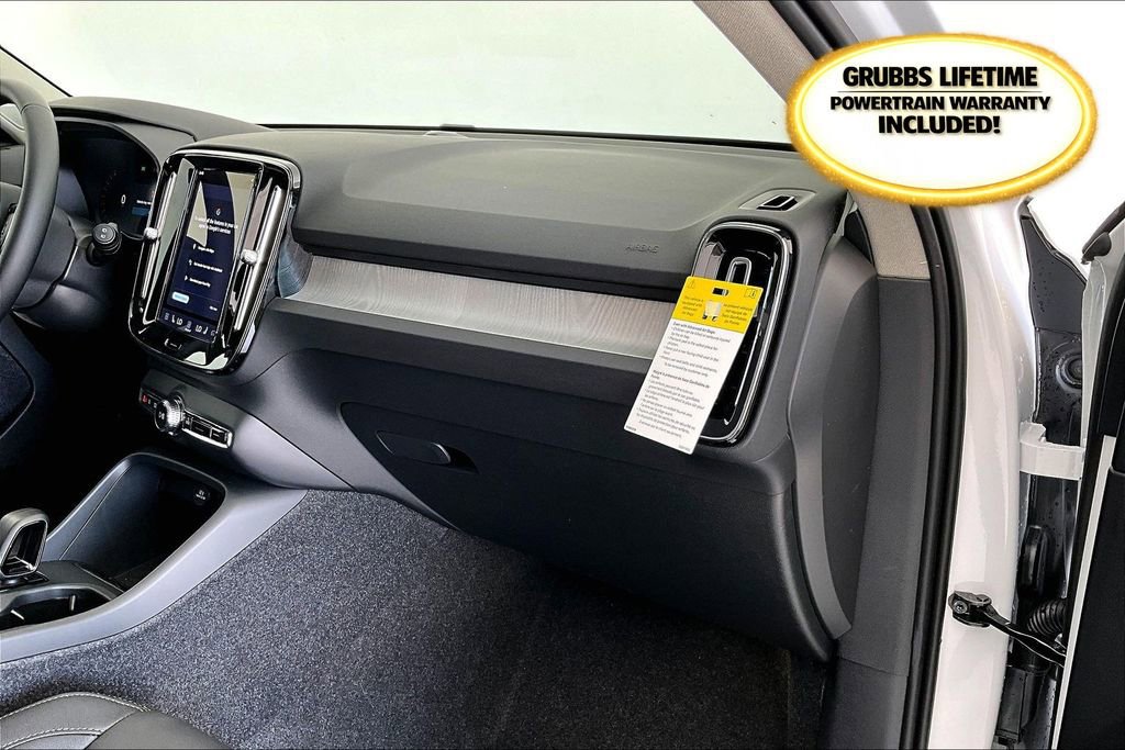 New 2026 Volvo XC40 B5 Core image 21