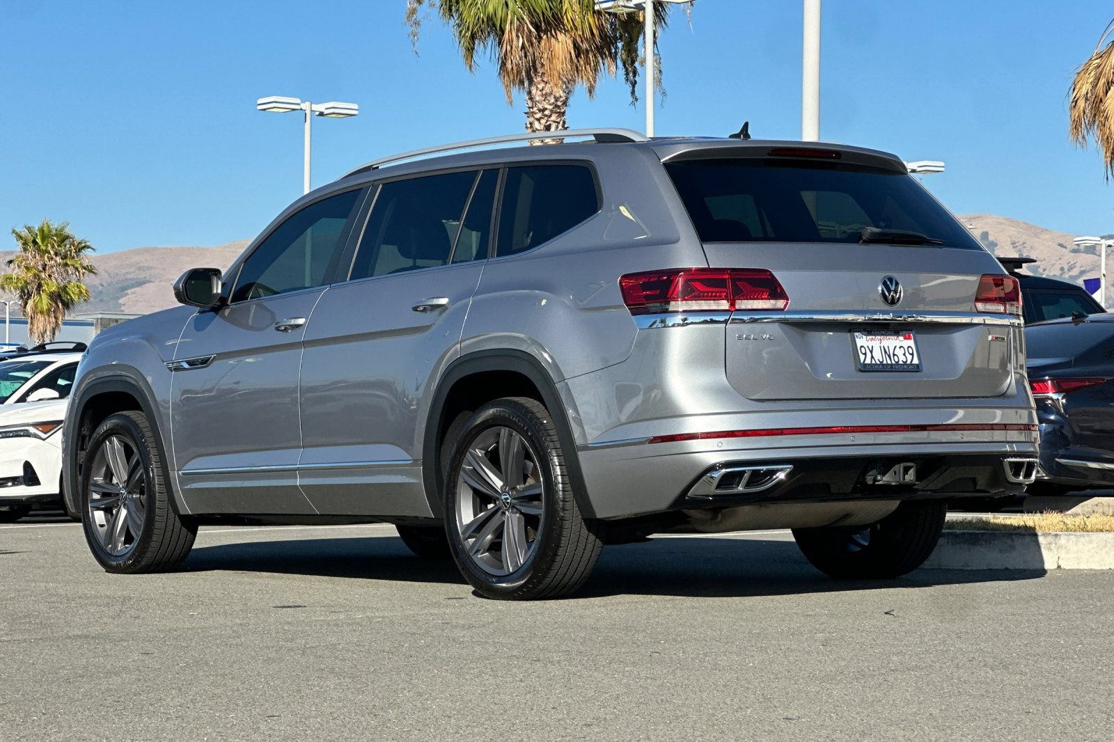 Used 2022 Volkswagen Atlas SEL R-Line AWD/4WD image 6