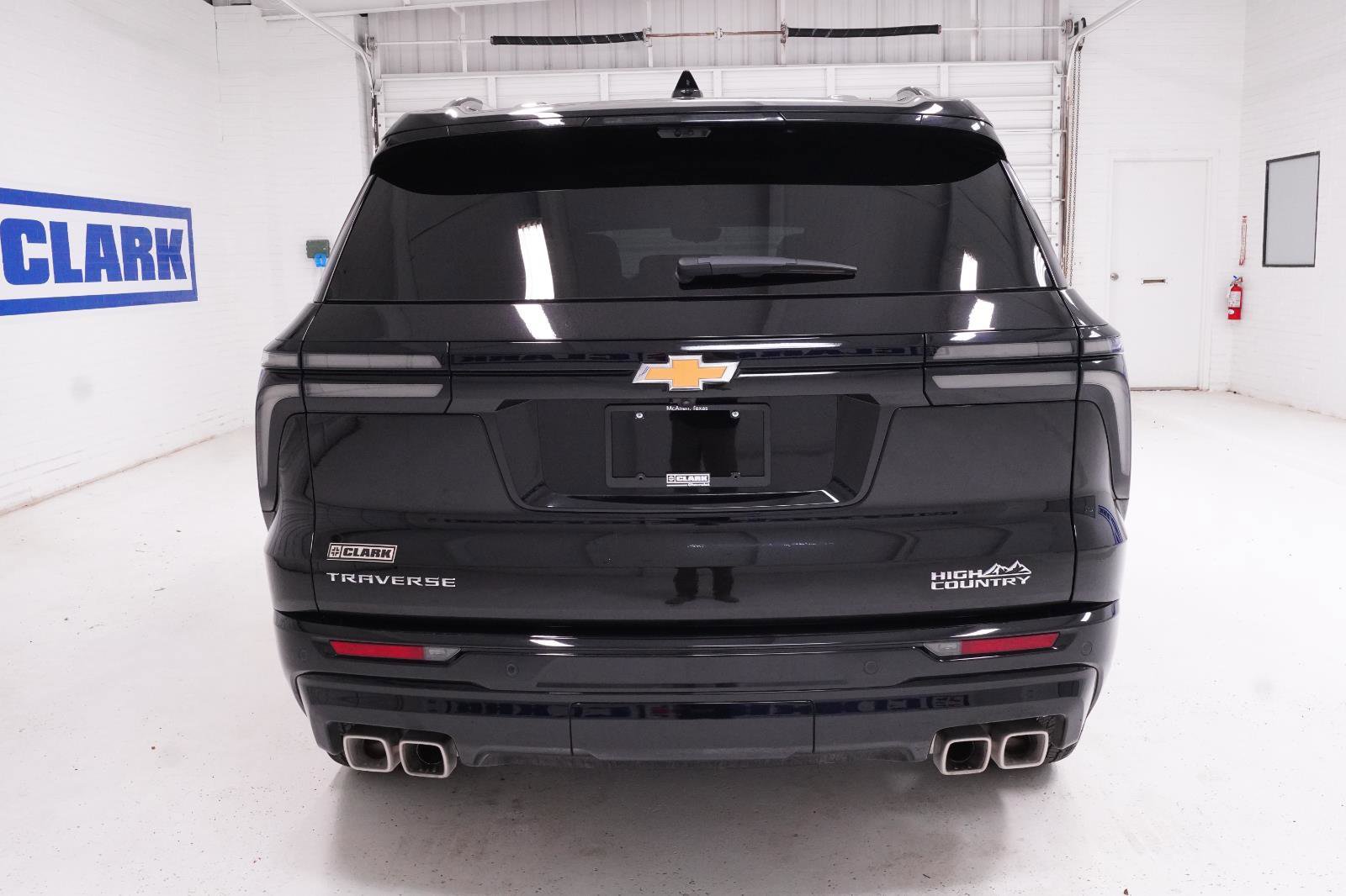 Used 2026 Chevrolet Traverse High Country w/ LPO, Floor Liner Package FWD image 6