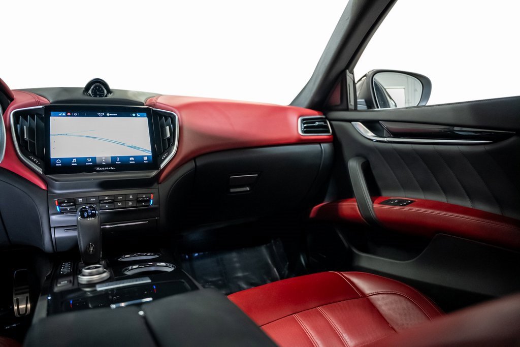 Used 2021 Maserati Ghibli S GranSport image 45