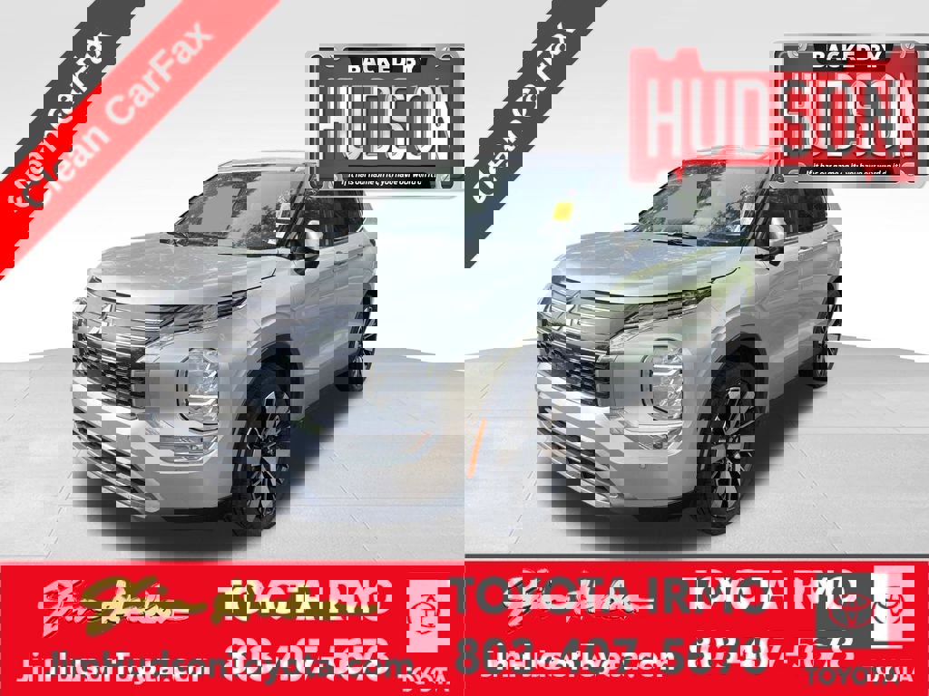 Used 2025 Mitsubishi Outlander SE image 1