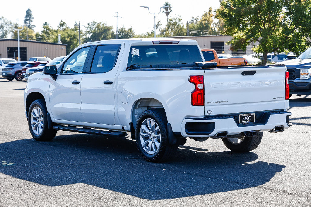 Used 2019 Chevrolet Silverado 1500 Custom w/ Custom Value Package AWD/4WD image 2