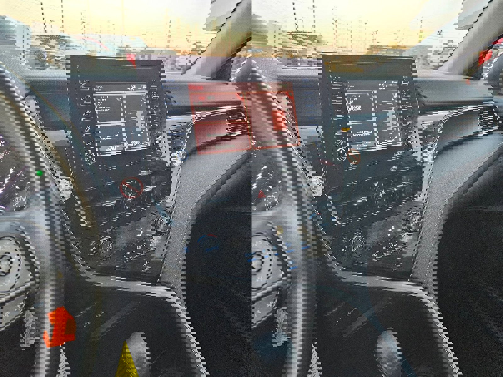 Used 2024 Toyota Camry SE image 17