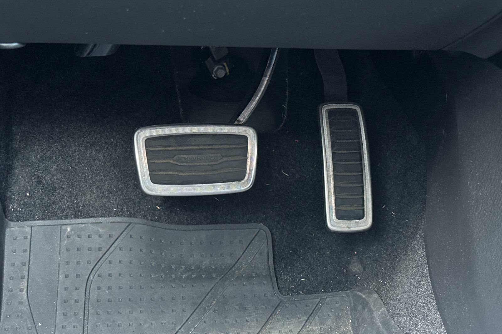Used 2024 Chevrolet Trax RS w/ Sunroof Package FWD image 41