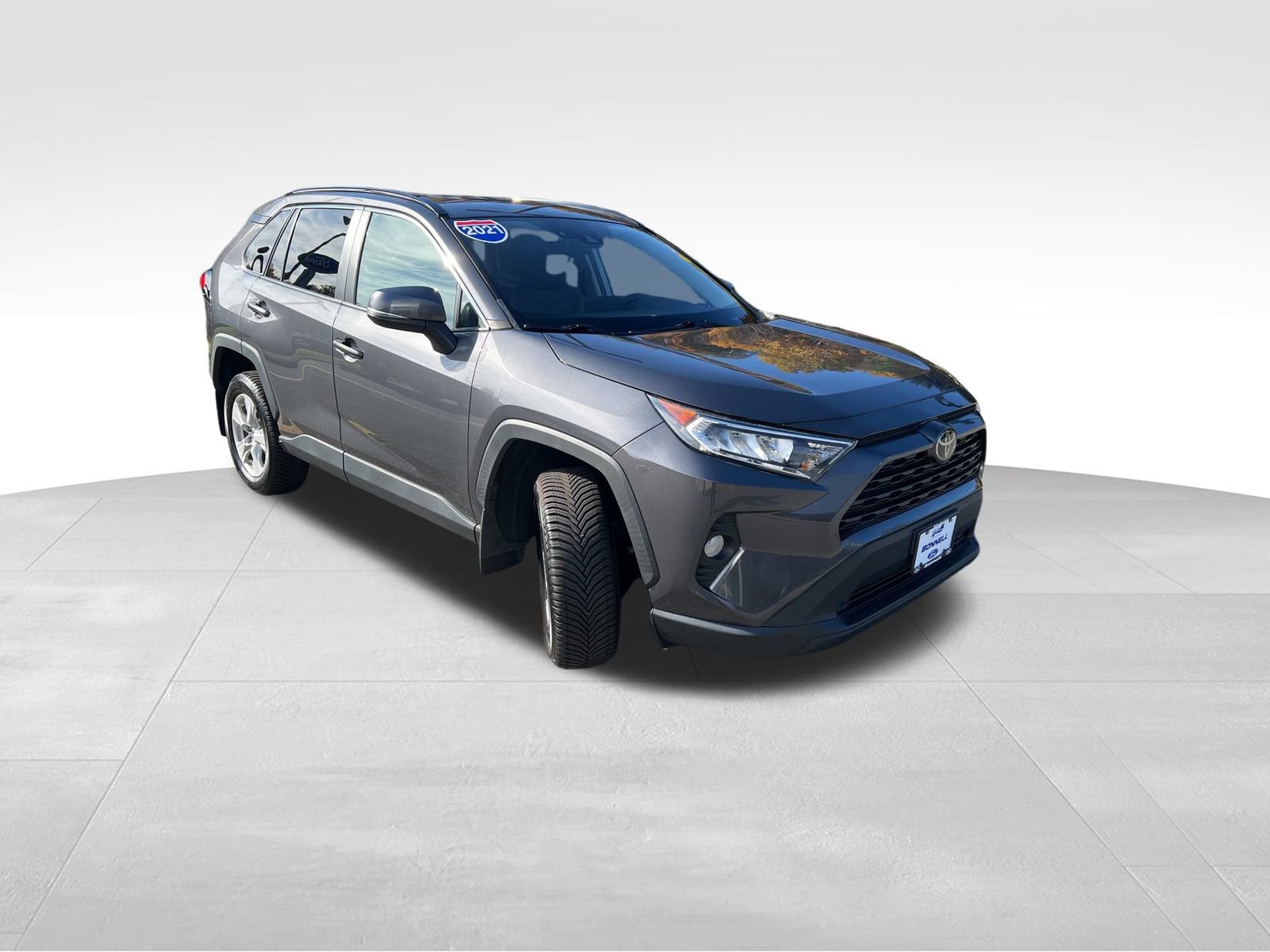Used 2021 Toyota RAV4 XLE w/ XLE Grade Weather Package image 7