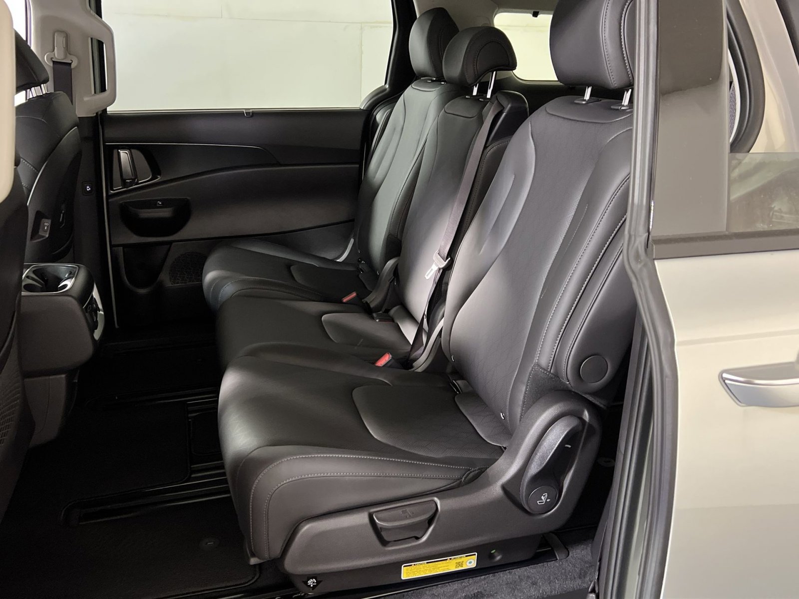 New 2026 Kia Carnival SX w/ SX Dark Edition Package image 23