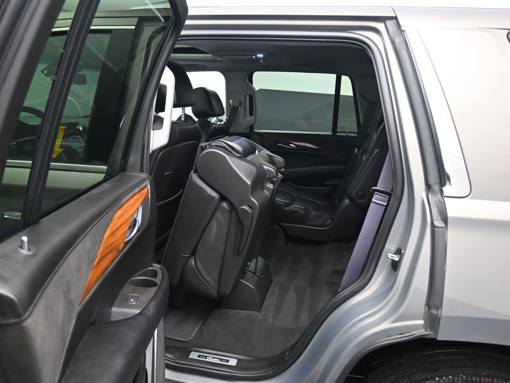 Used 2017 Cadillac Escalade Premium Luxury image 39