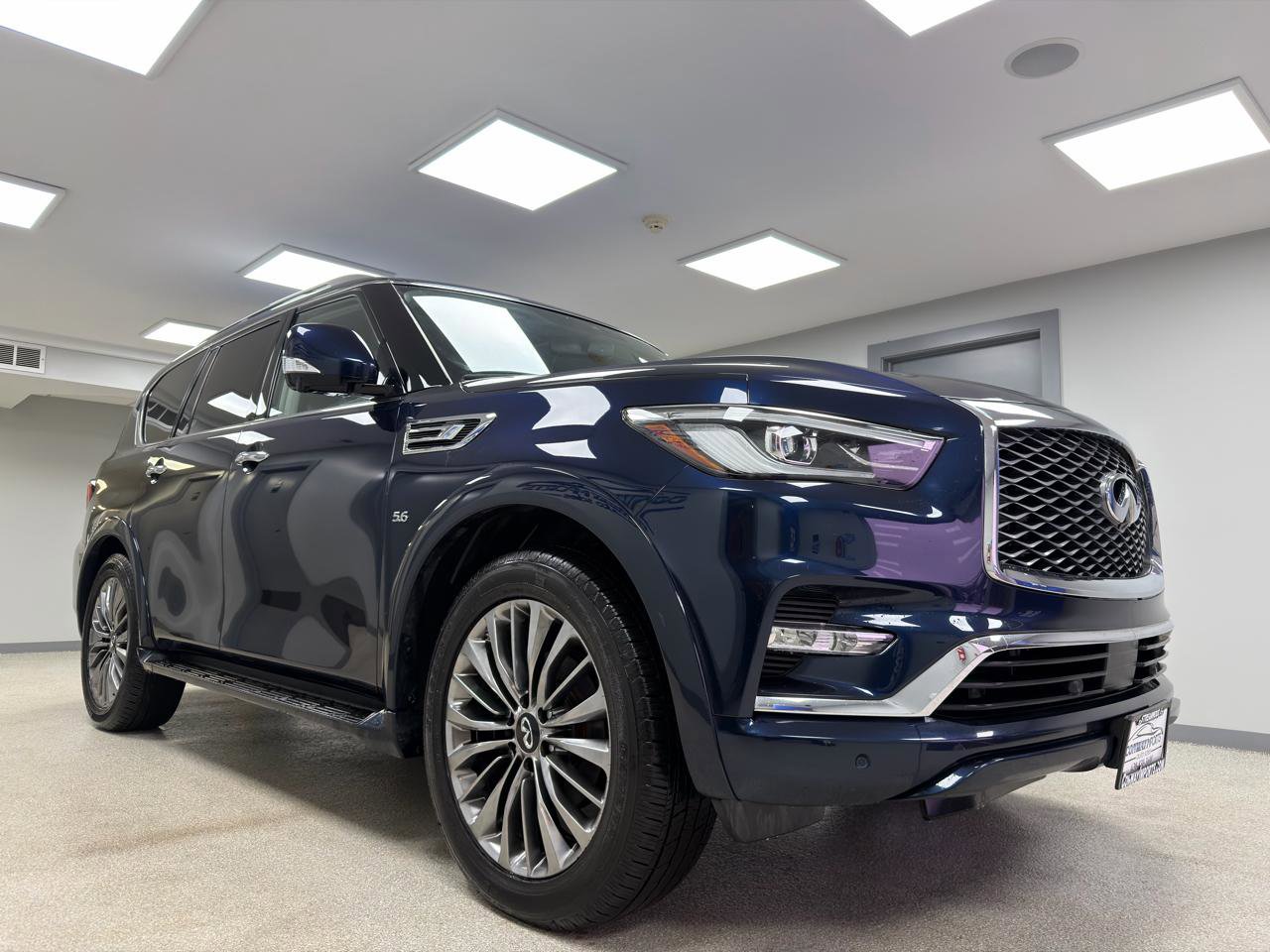 Used 2019 INFINITI QX80 Luxe w/ 22" Wheel Package image 4