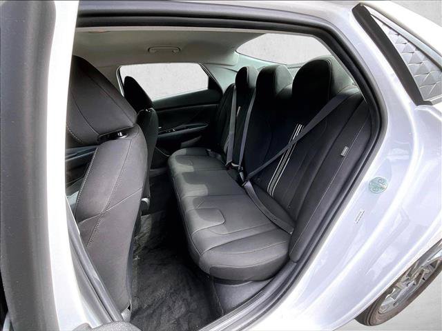 Used 2025 Hyundai Elantra Hybrid FWD image 28