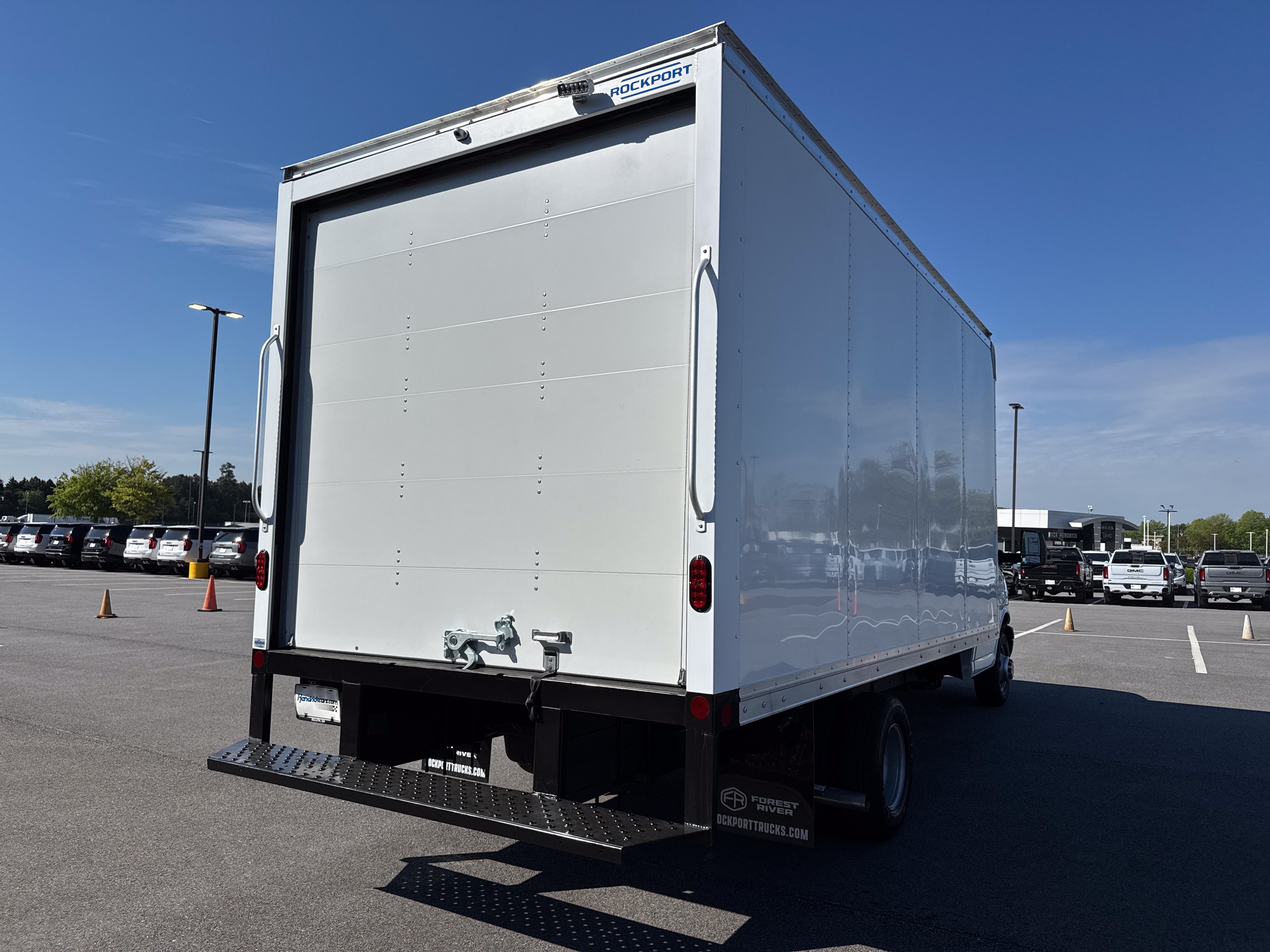 New 2026 GMC Savana 3500 Extended w/ Power Convenience Package RWD image 10