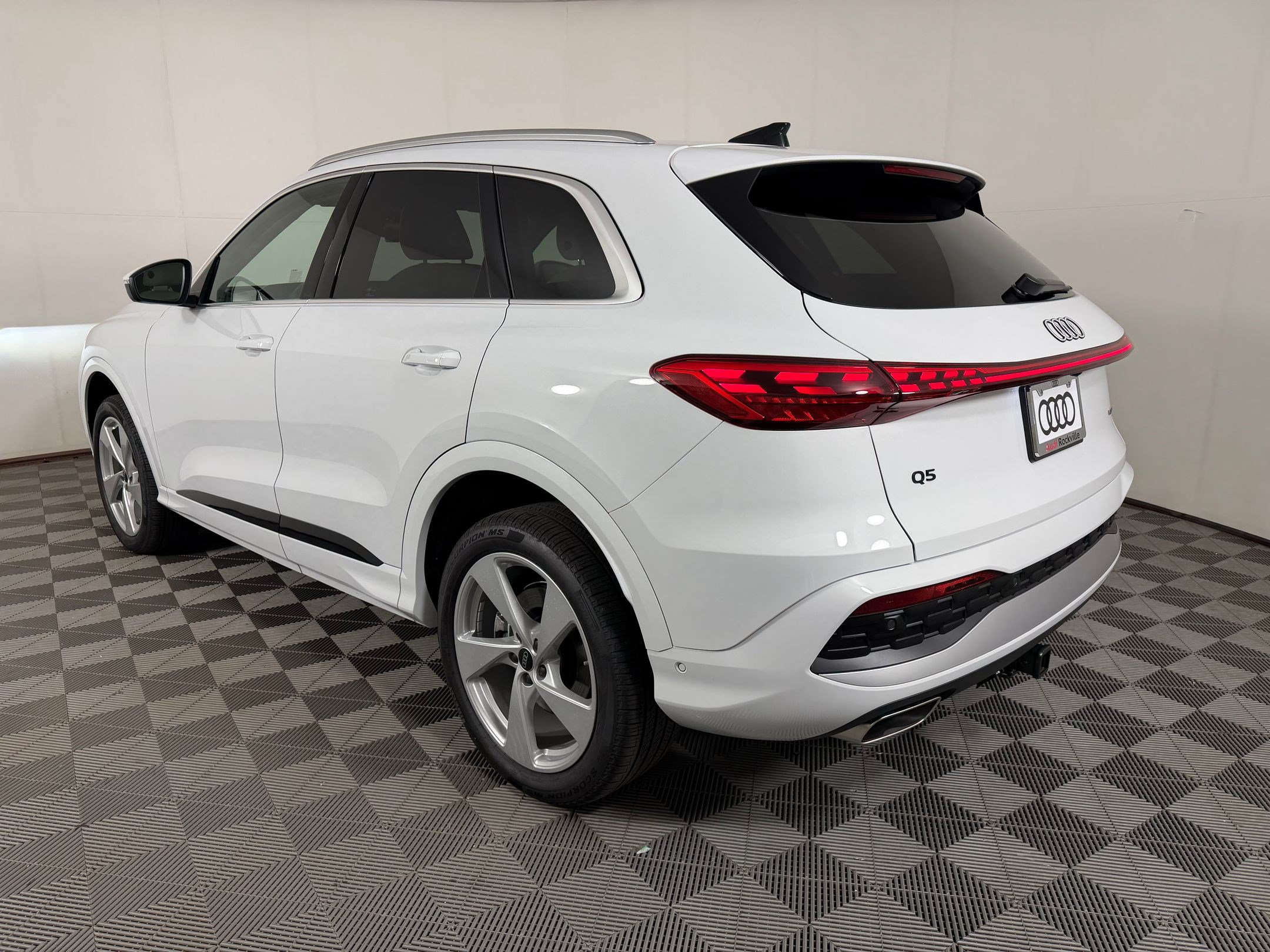 New 2026 Audi Q5 Premium Plus w/ Premium Plus AWD/4WD image 3