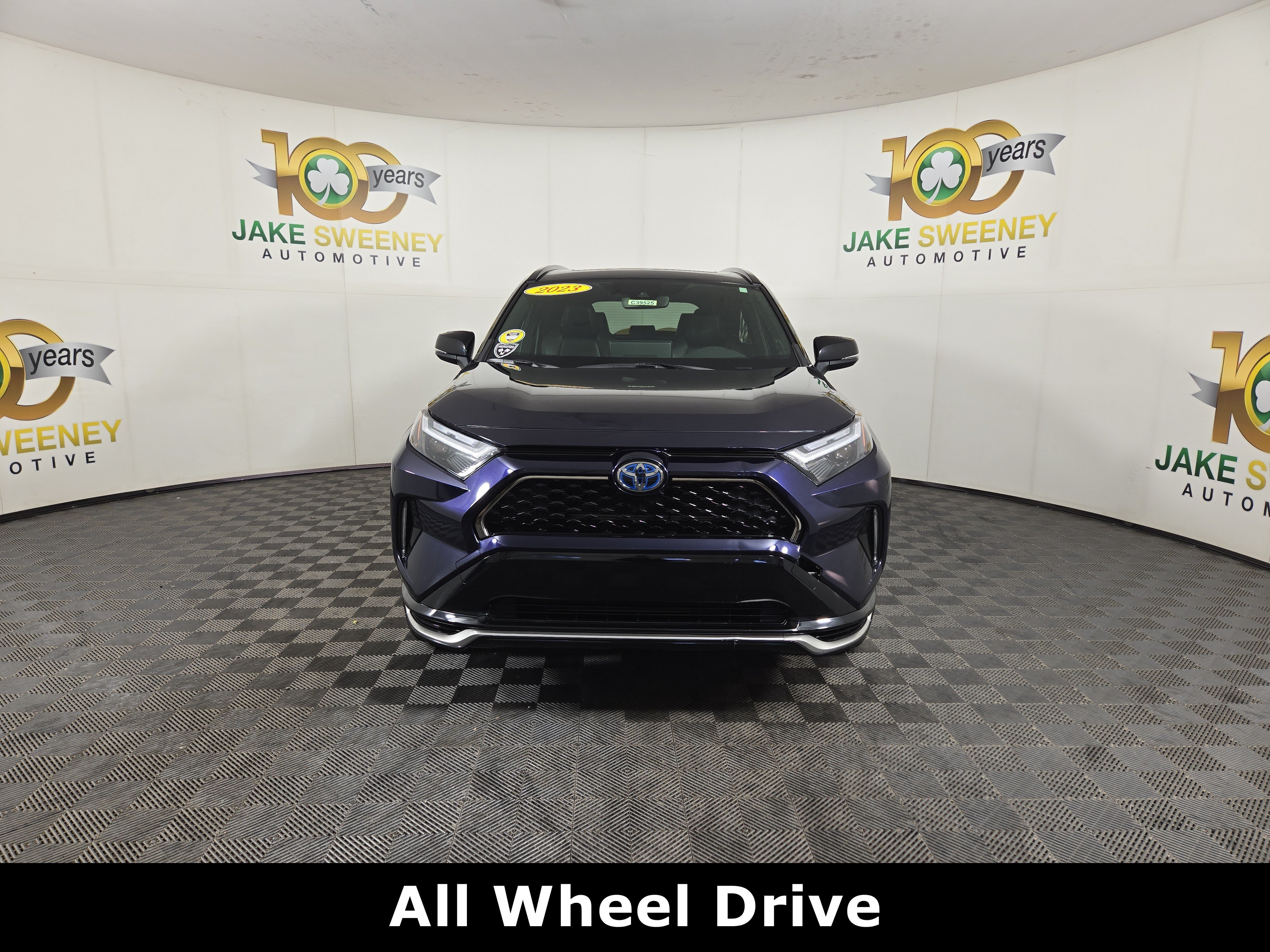 Used 2023 Toyota RAV4 XSE AWD/4WD image 3