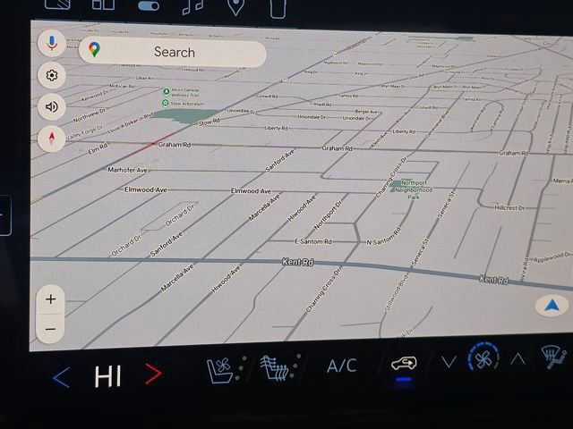 New 2026 Chevrolet Traverse RS image 3