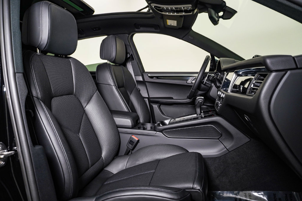 Certified 2026 Porsche Macan S AWD/4WD image 15