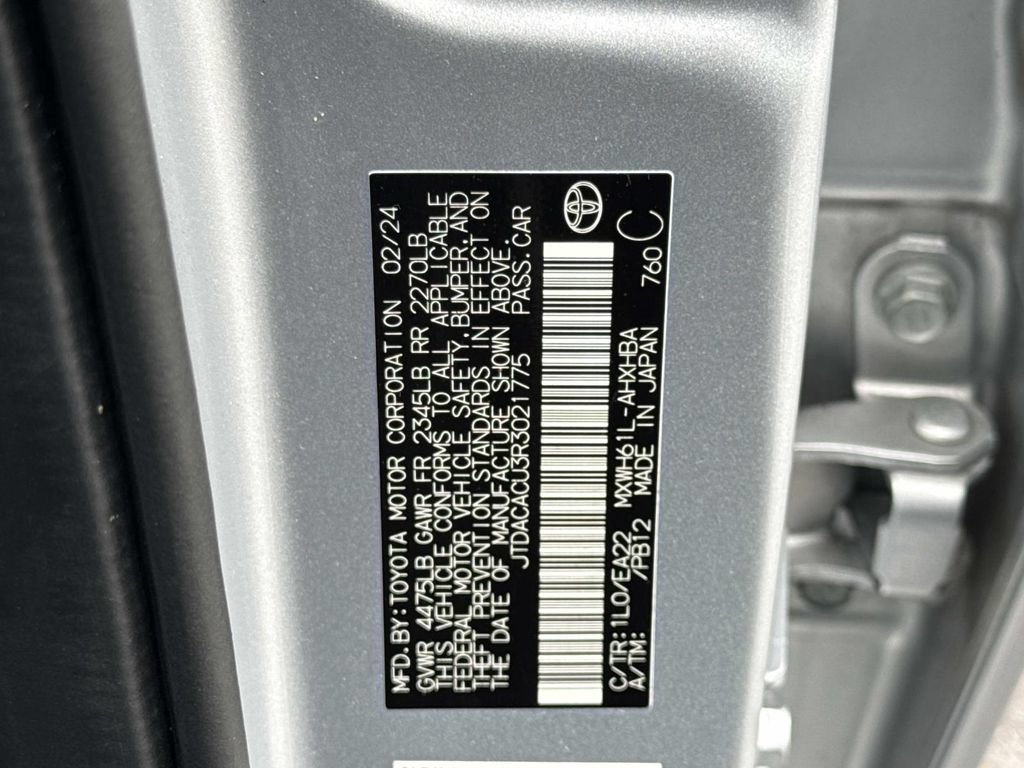 Used 2024 Toyota Prius Prime Premium FWD image 32