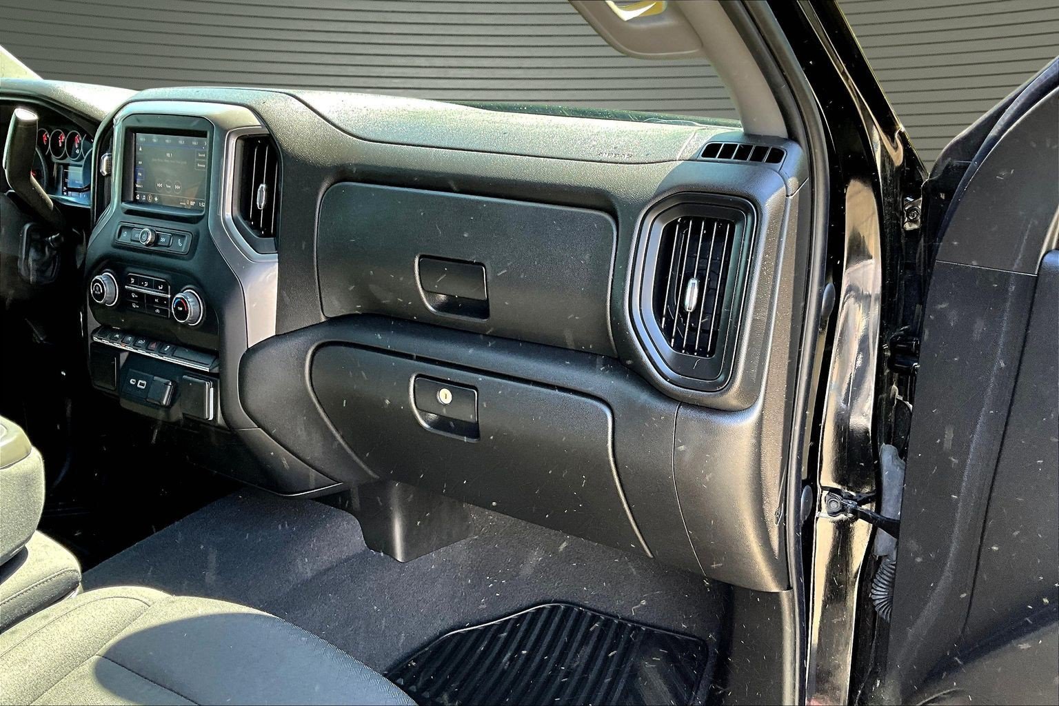 Used 2023 Chevrolet Silverado 1500 Custom w/ Rally Edition AWD/4WD image 18