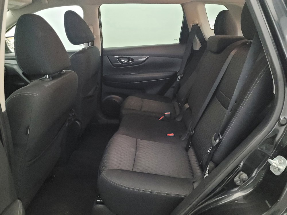 Used 2017 Nissan Rogue SV AWD/4WD image 18