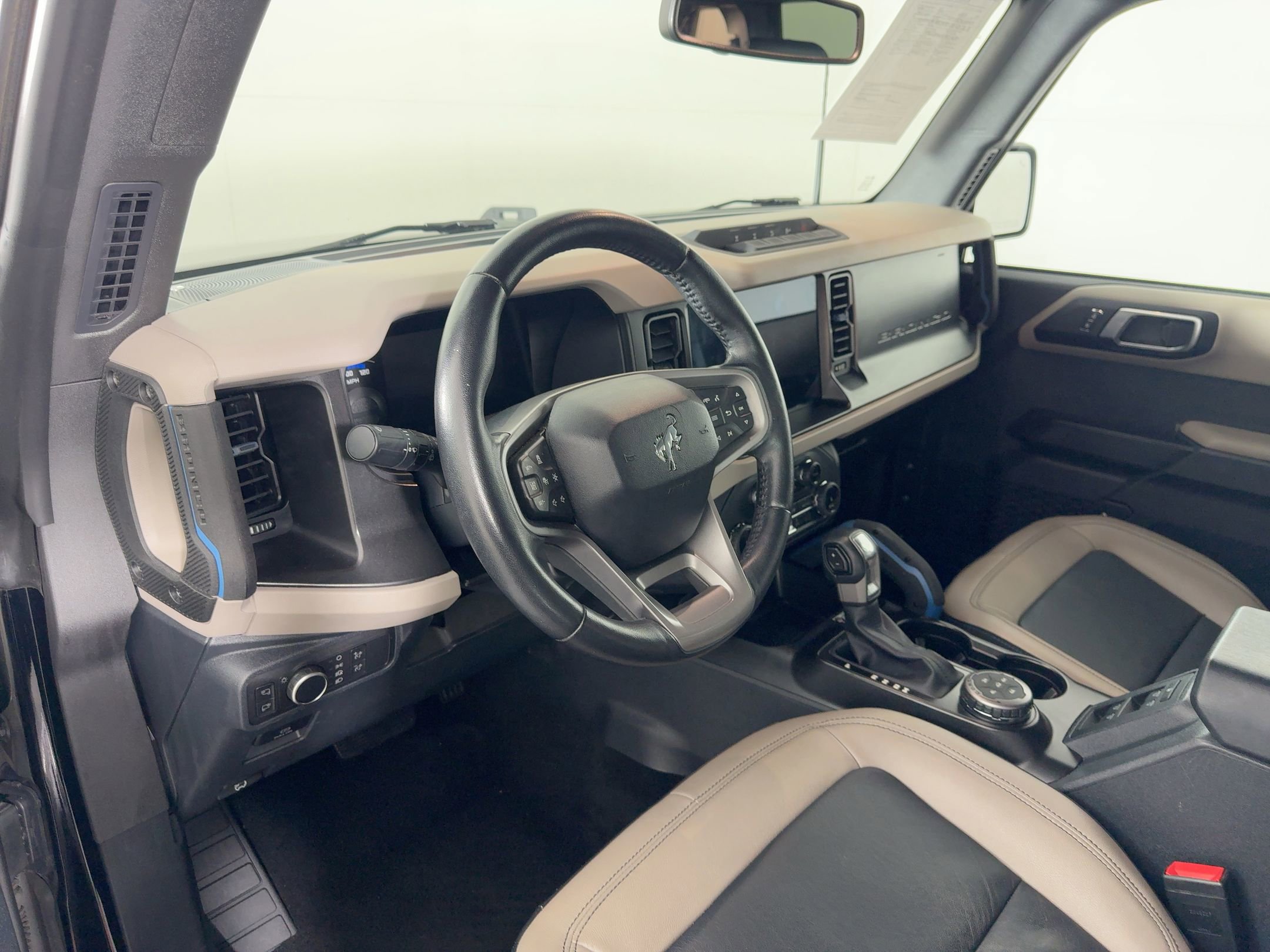 Used 2022 Ford Bronco Wildtrak image 4