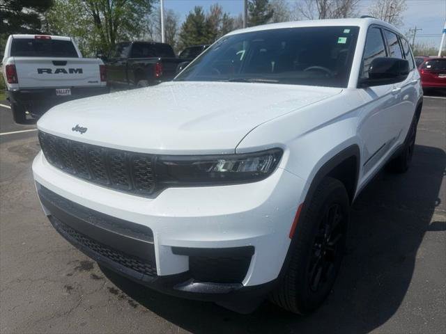 Certified 2024 Jeep Grand Cherokee L Altitude AWD/4WD image 7