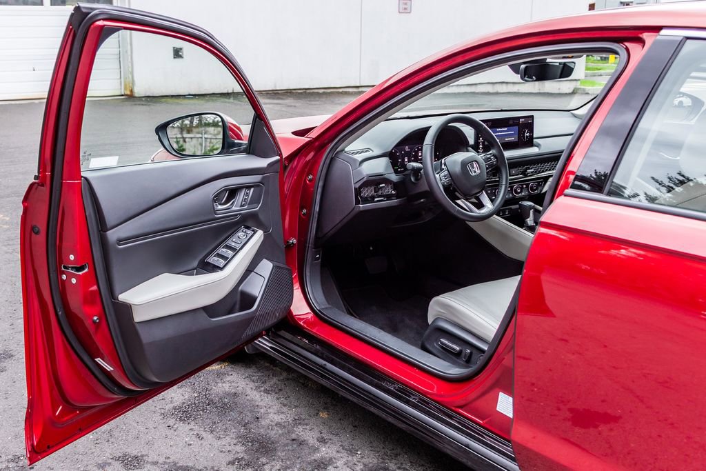 Used 2023 Honda Accord Touring image 25