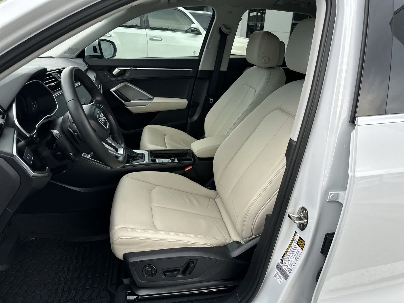 Used 2024 Audi Q3 2.0T Premium Plus AWD/4WD image 3