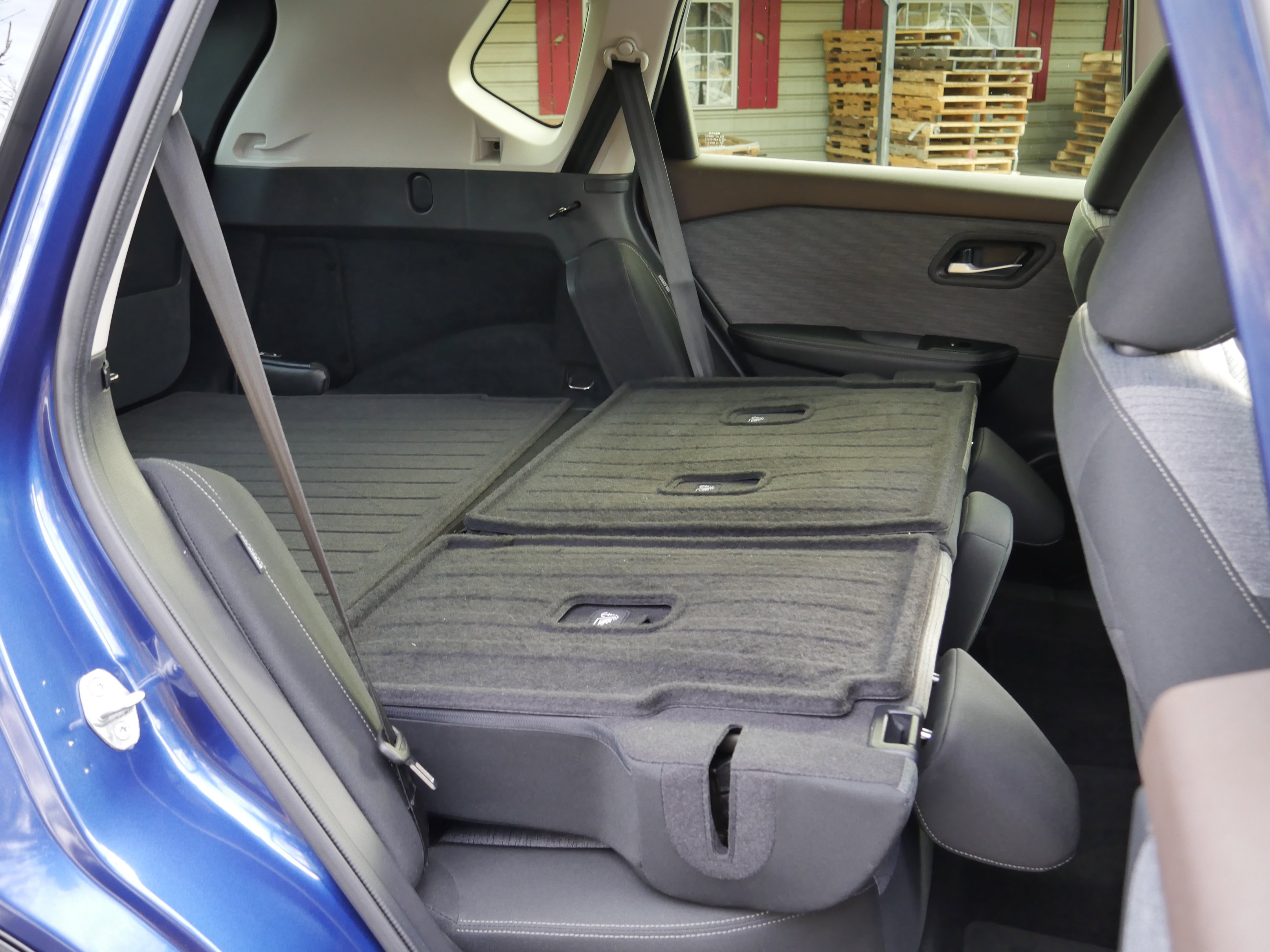 Certified 2023 Nissan Rogue SV image 24