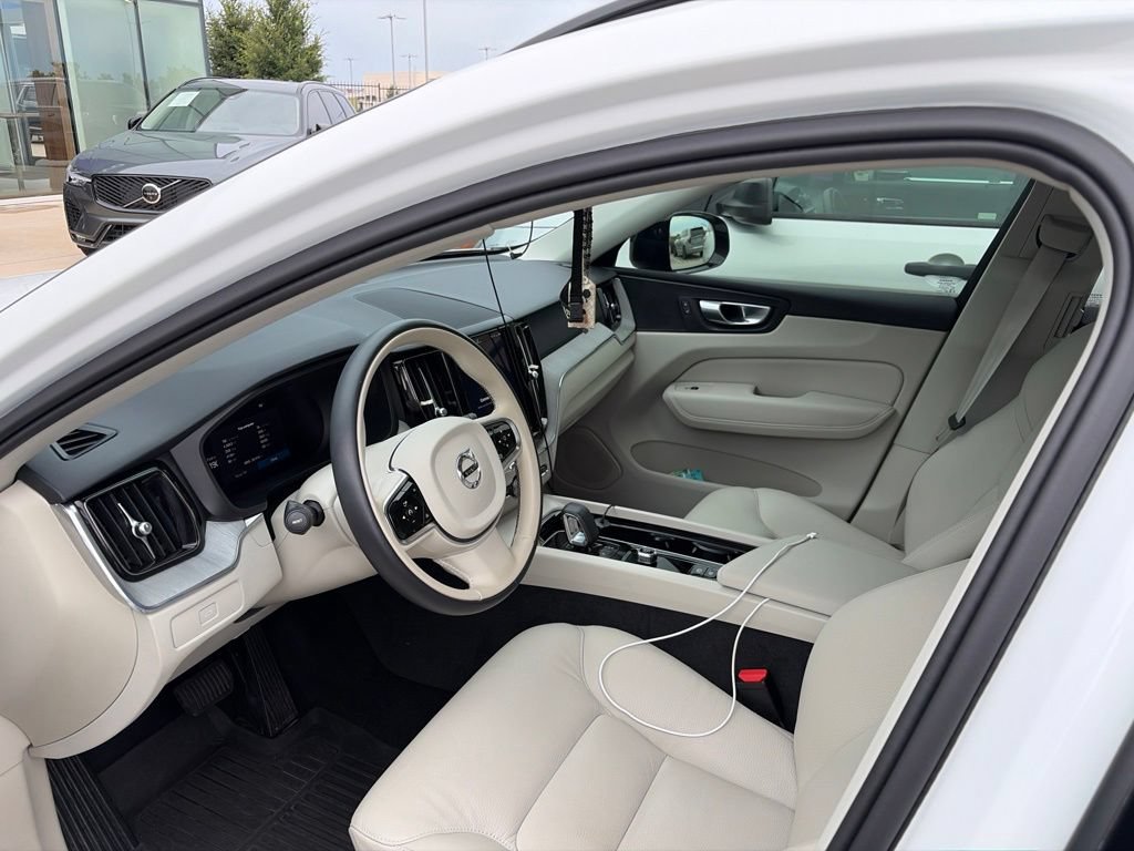 Used 2024 Volvo XC60 B5 Plus w/ Protection Package Premier AWD/4WD image 6