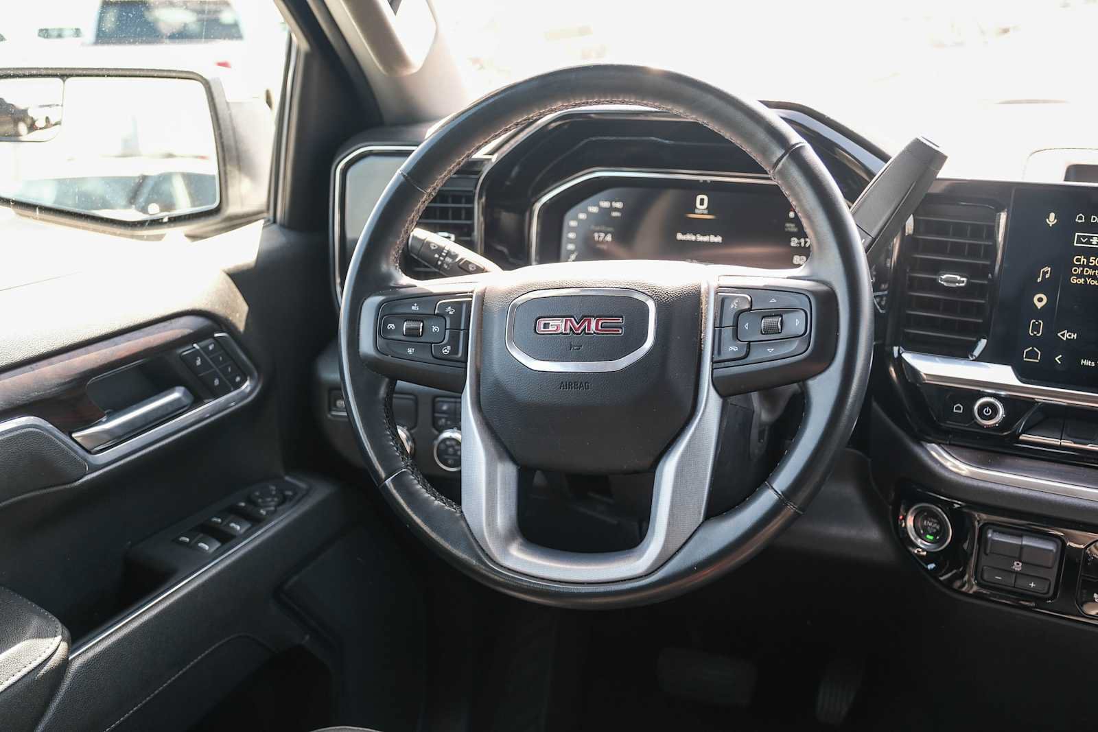 Used 2025 GMC Sierra 1500 SLT RWD image 17