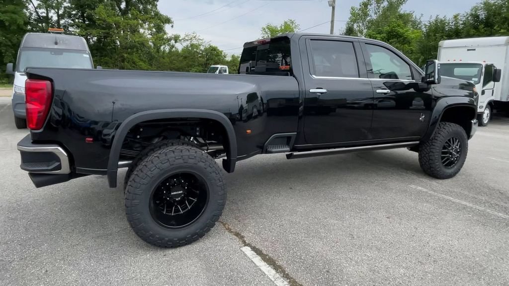 New 2026 Chevrolet Silverado 3500 LTZ w/ LTZ Plus Package AWD/4WD image 2