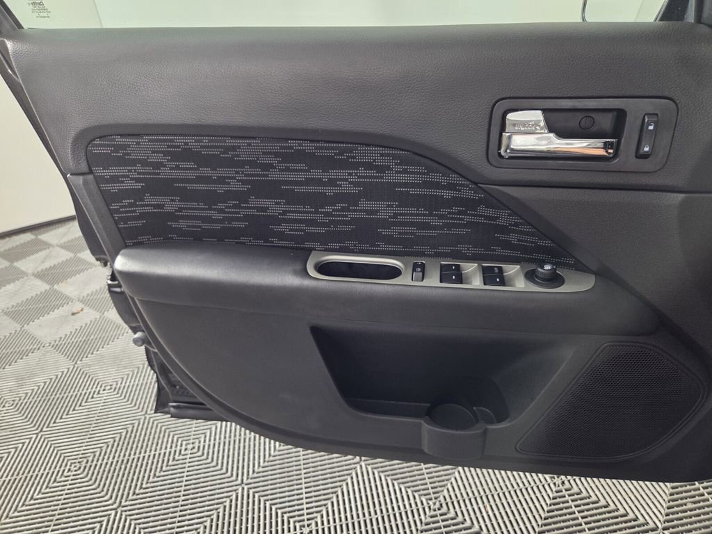 Used 2011 Ford Fusion SE w/ Appearance Pkg image 19
