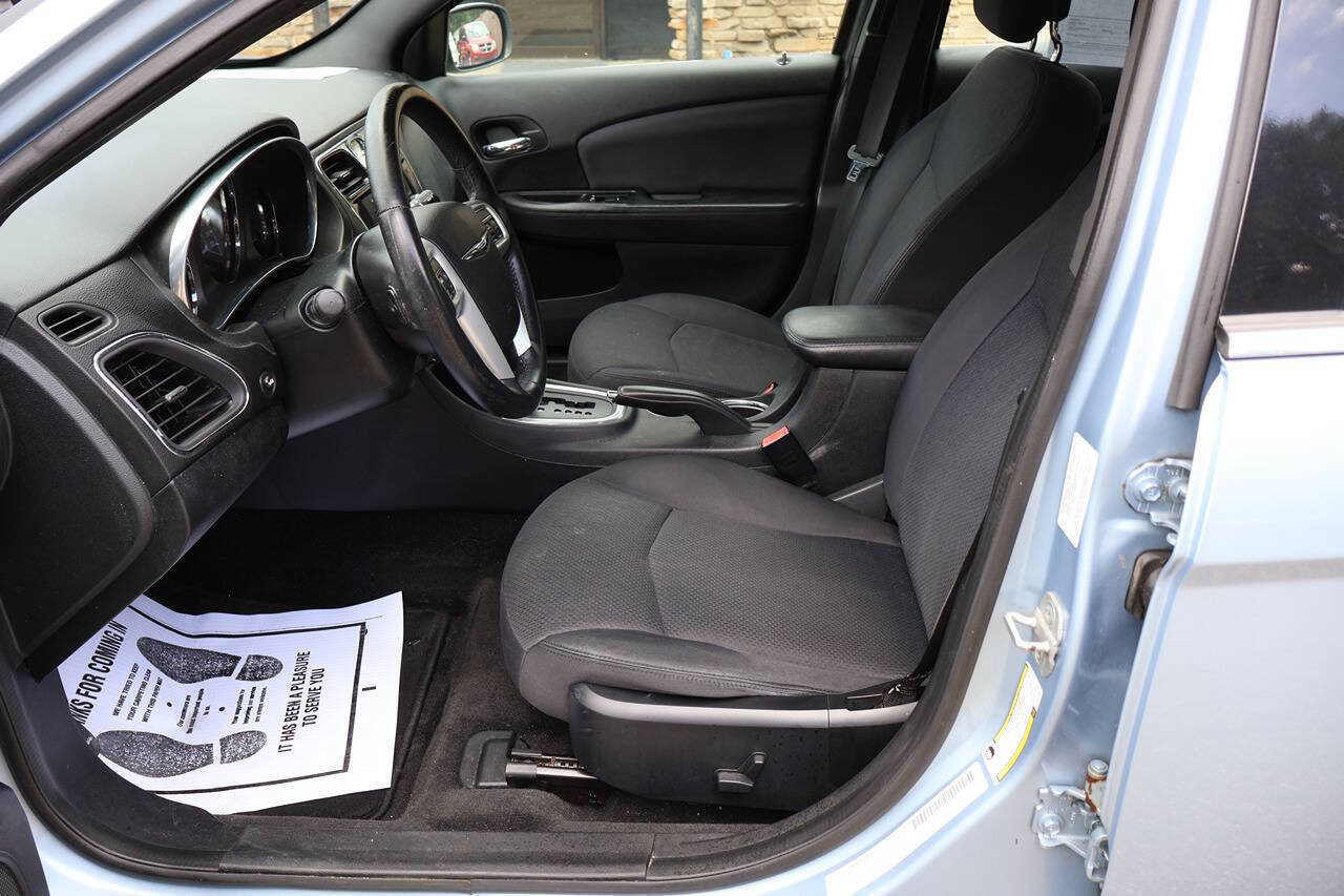 Used 2013 Chrysler 200 Touring FWD image 23
