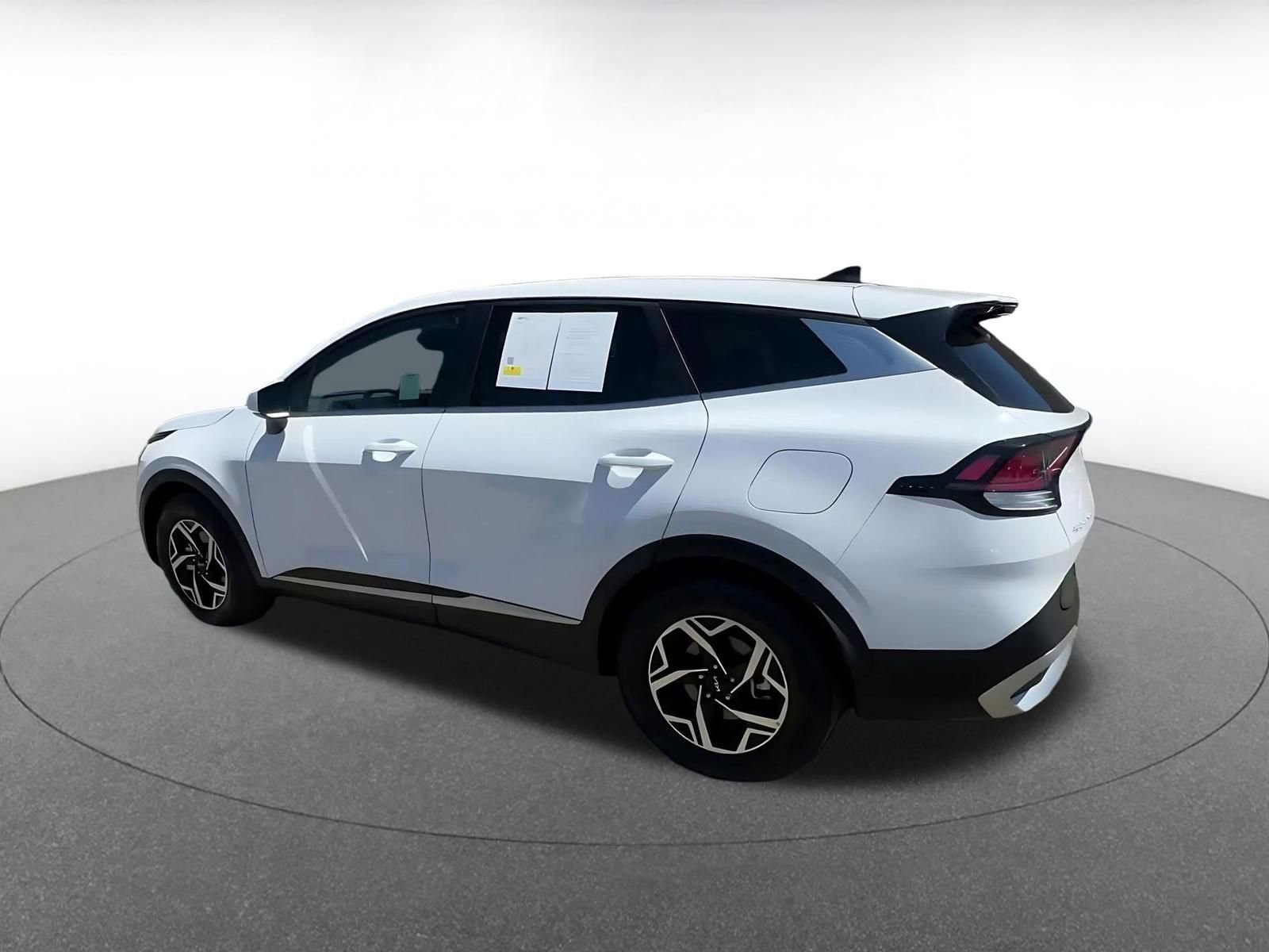 Used 2025 Kia Sportage LX FWD image 10