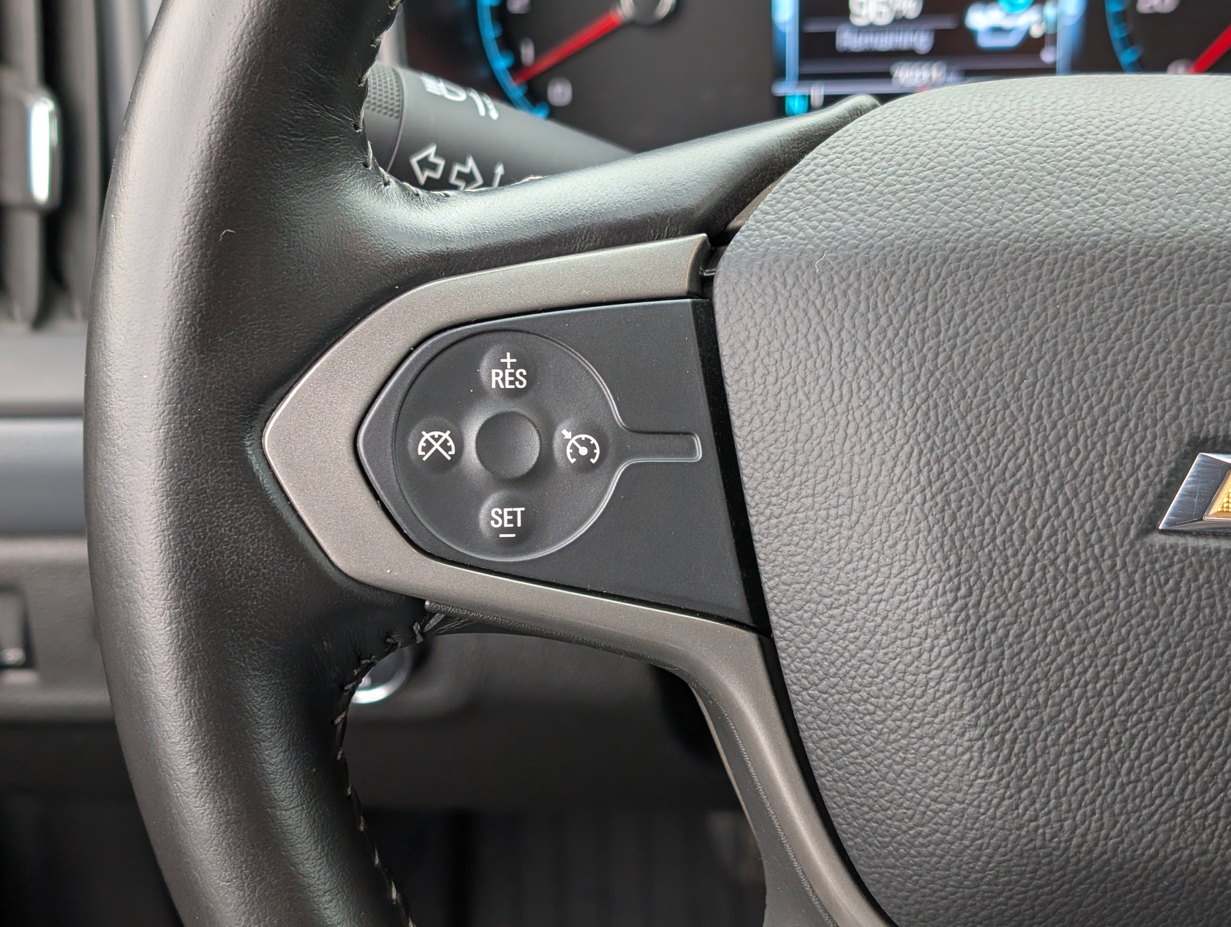 Used 2018 Chevrolet Colorado Z71 w/ Z71 Midnight Edition image 22