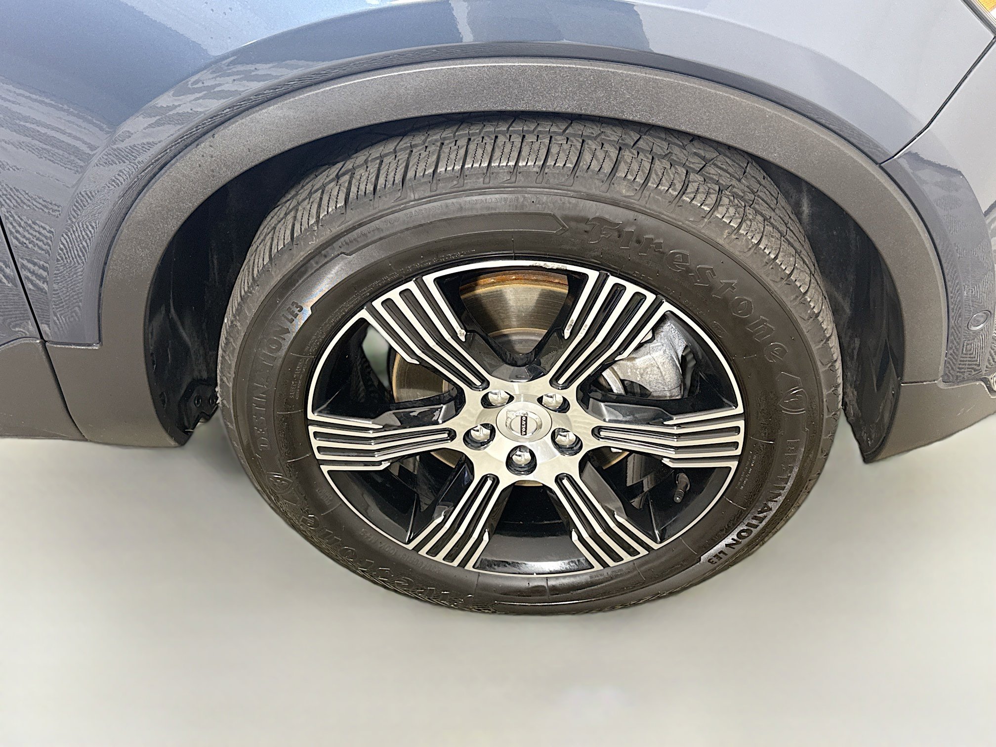 Used 2020 Volvo XC40 T5 Inscription image 32