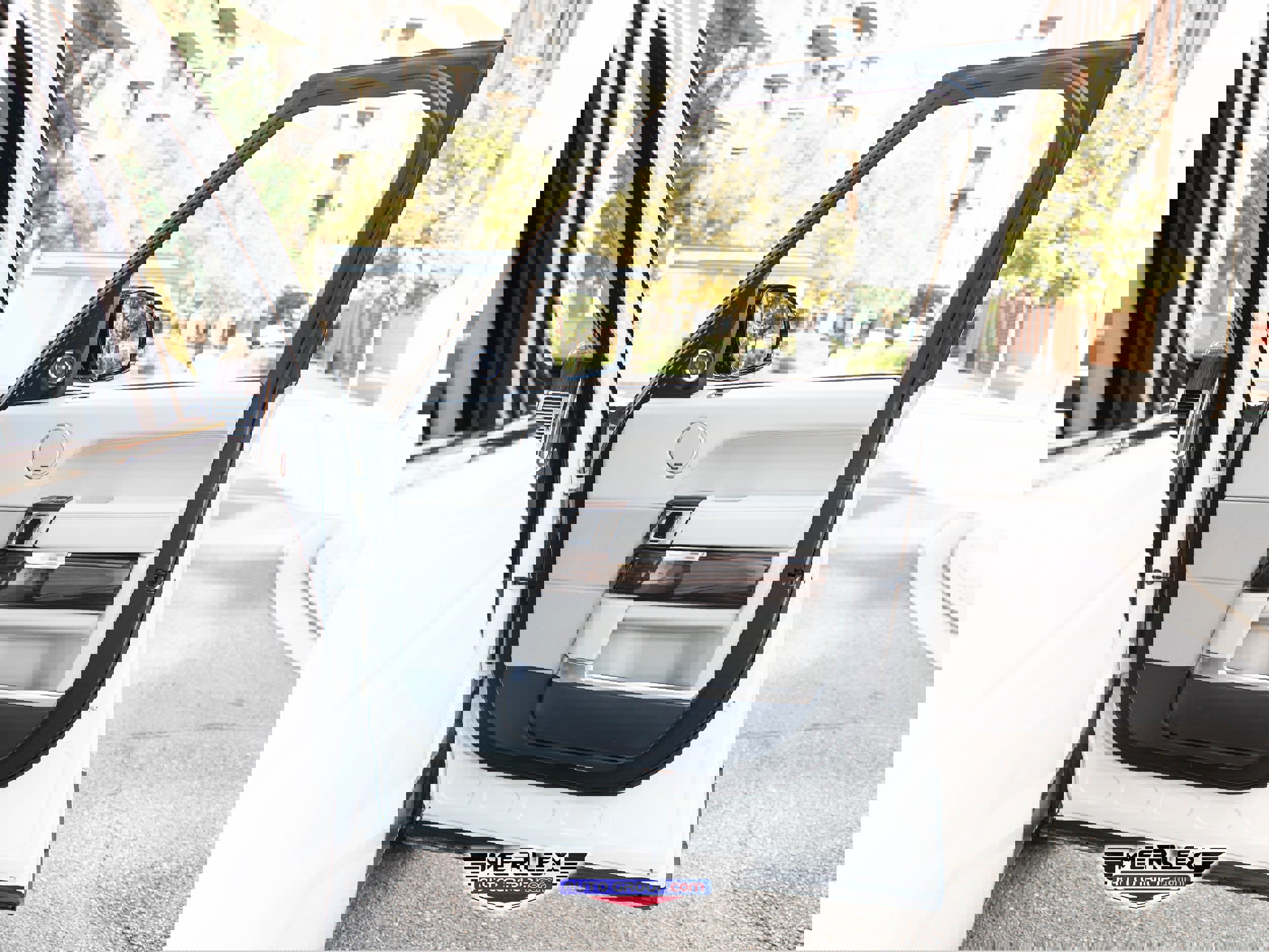 Used 2016 Land Rover Range Rover Holland & Holland image 46