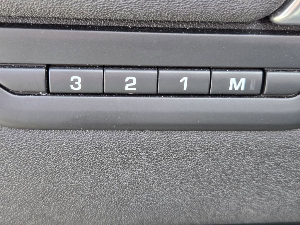 Used 2021 Land Rover Discovery Sport SE AWD/4WD image 17