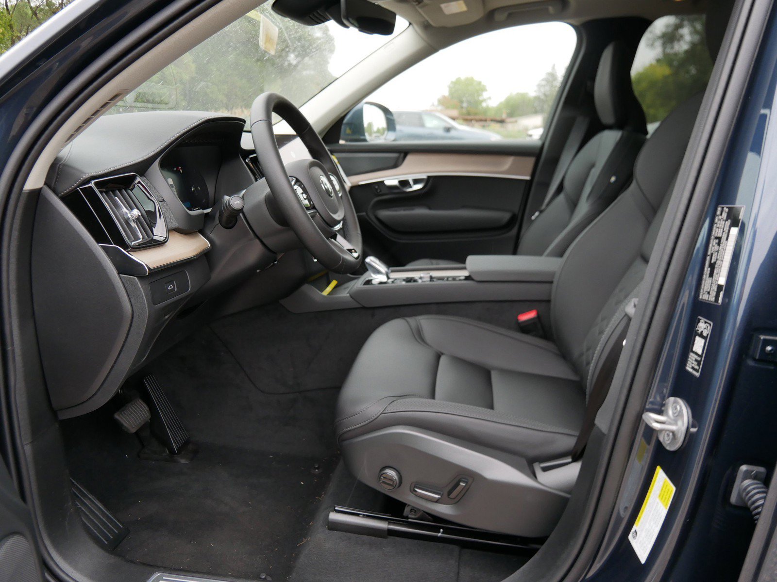New 2027 Volvo XC90 B6 Plus AWD/4WD image 5