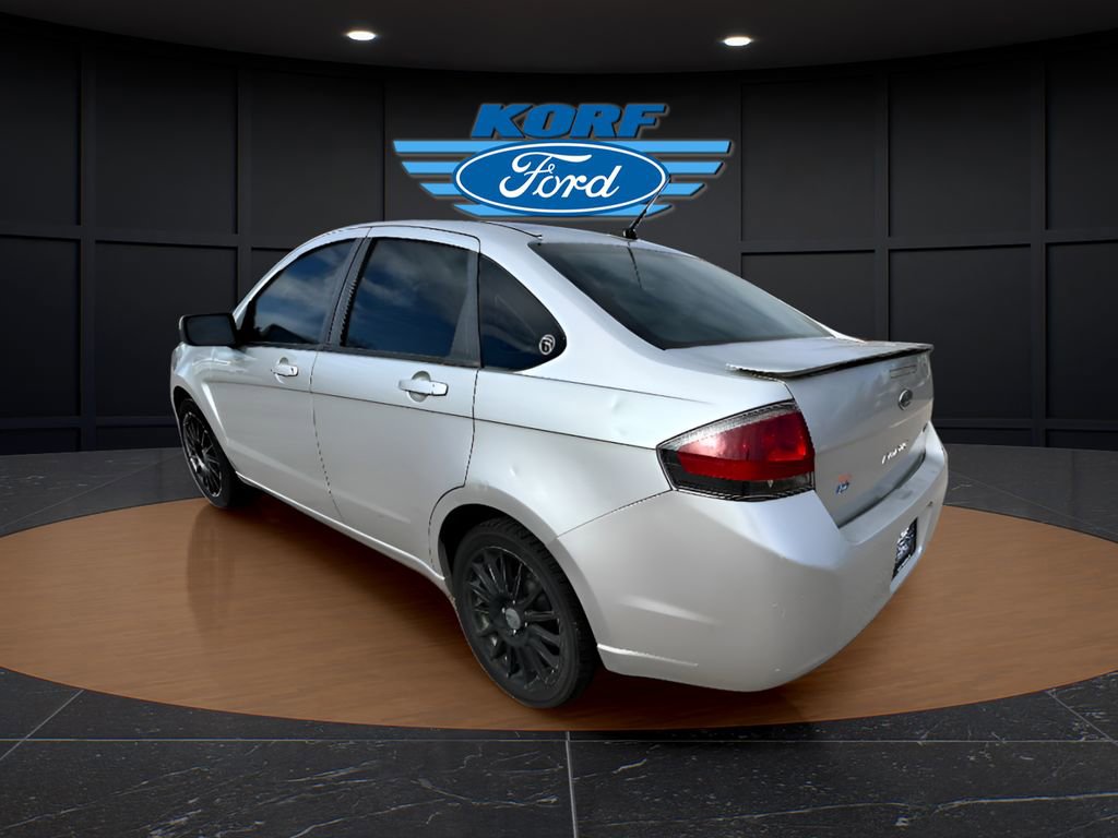 Used 2010 Ford Focus SES image 3