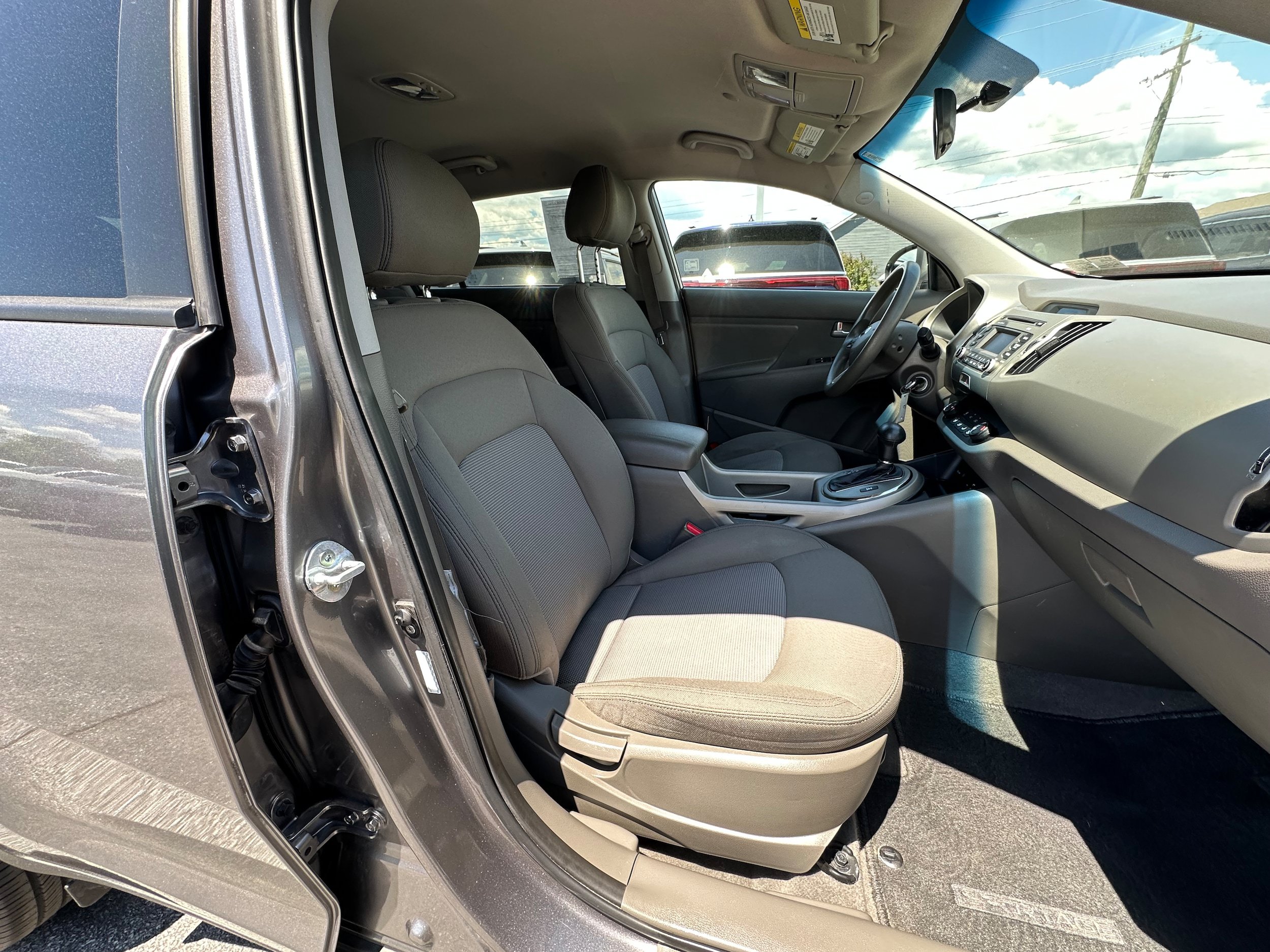Used 2015 Kia Sportage LX AWD/4WD image 16