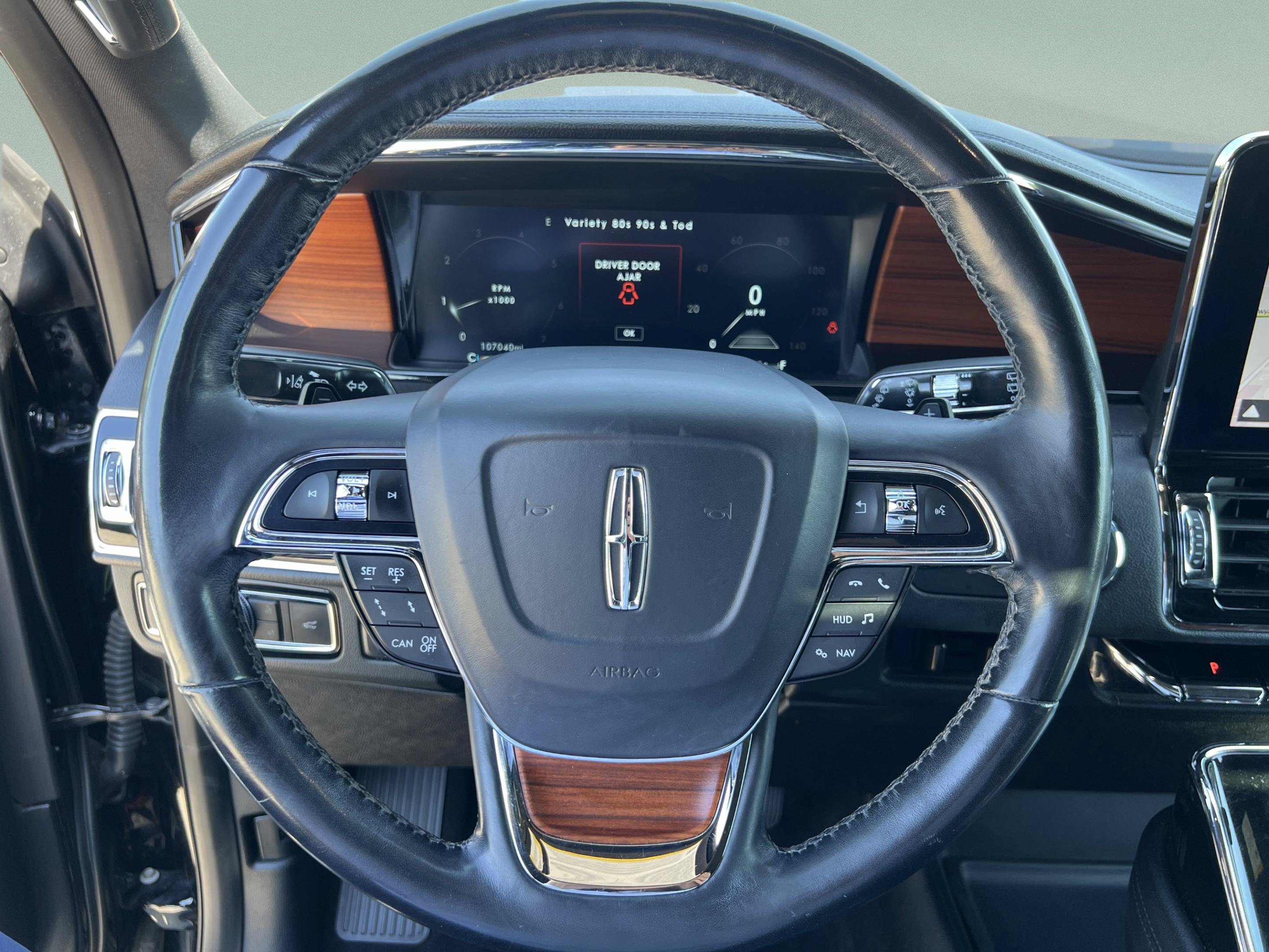 Used 2018 Lincoln Navigator L Reserve w/ Technology Package AWD/4WD image 32