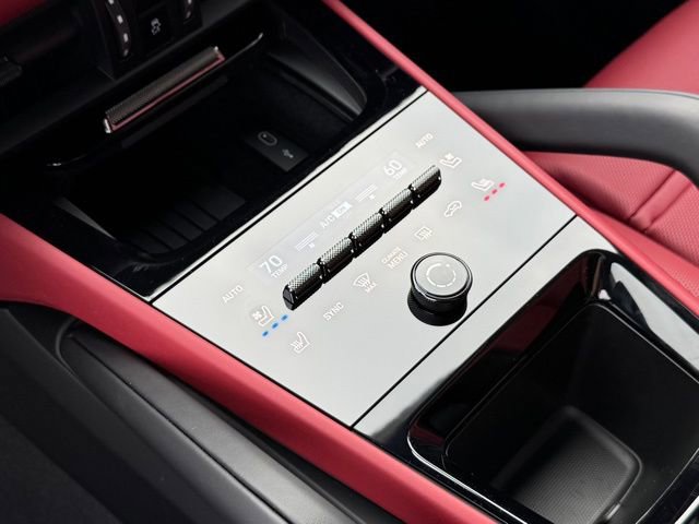 New 2026 Porsche Cayenne E-Hybrid Coupe AWD/4WD image 25